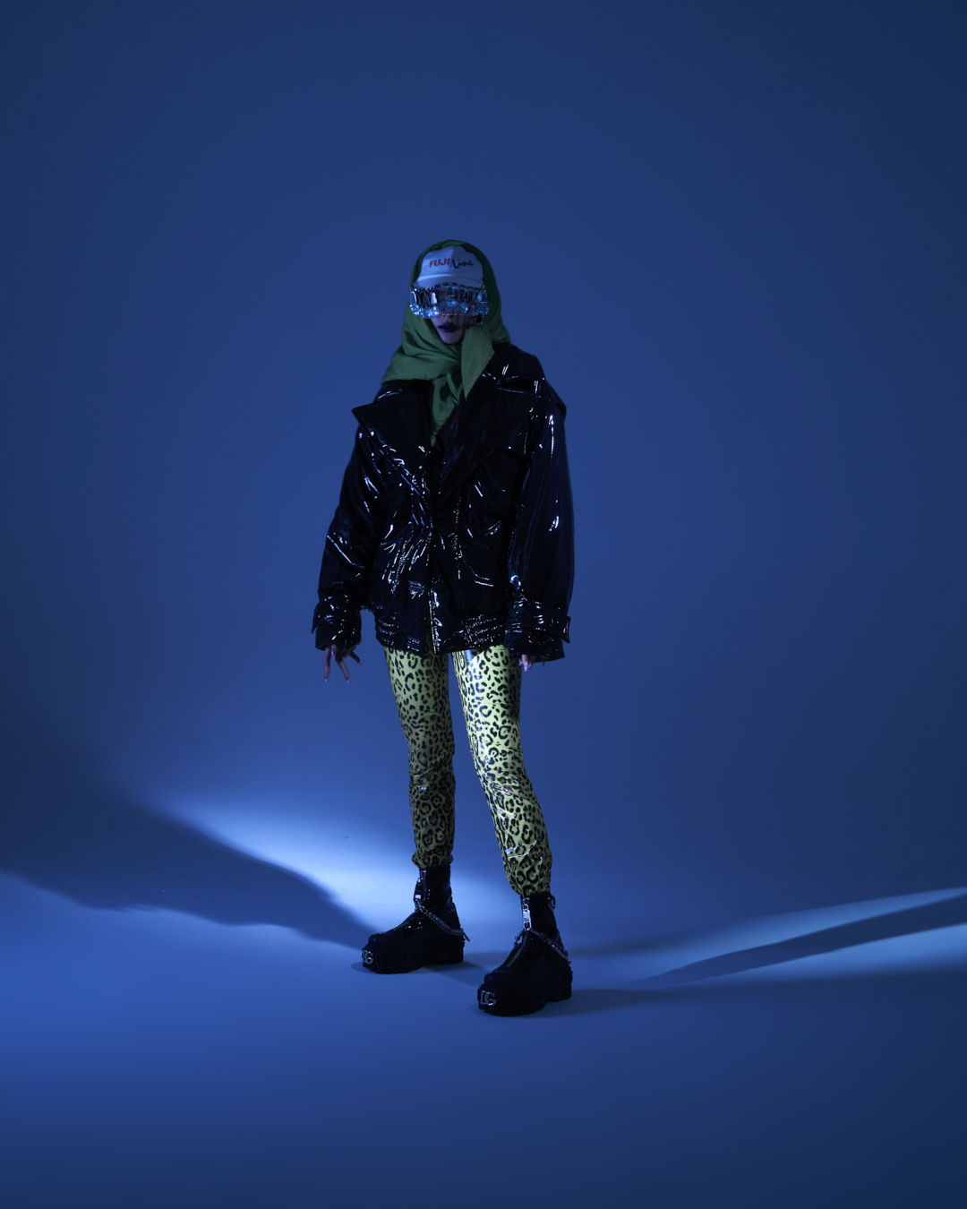 THE GIRL — Look 5