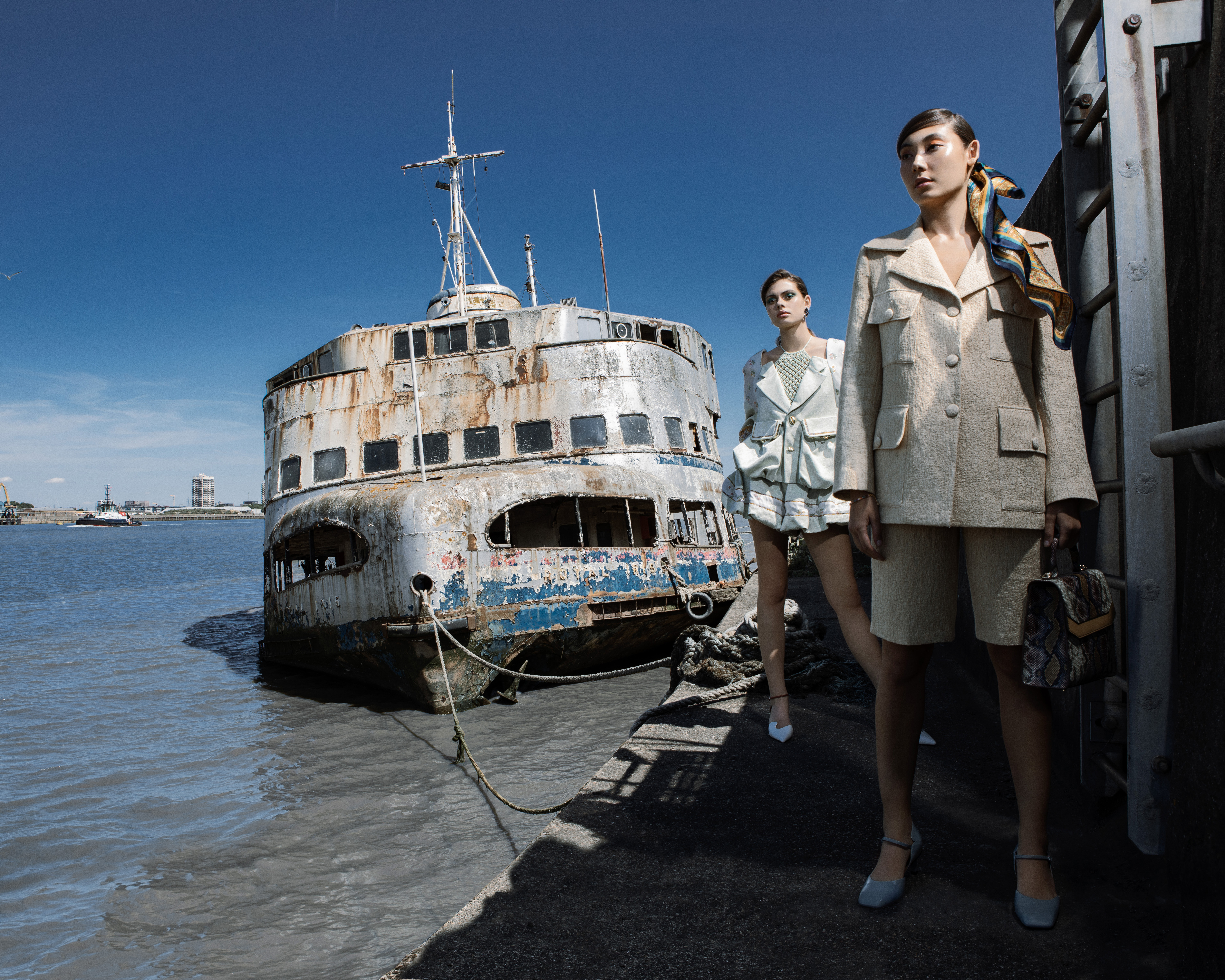 DISTANT SUMMER — Look 7