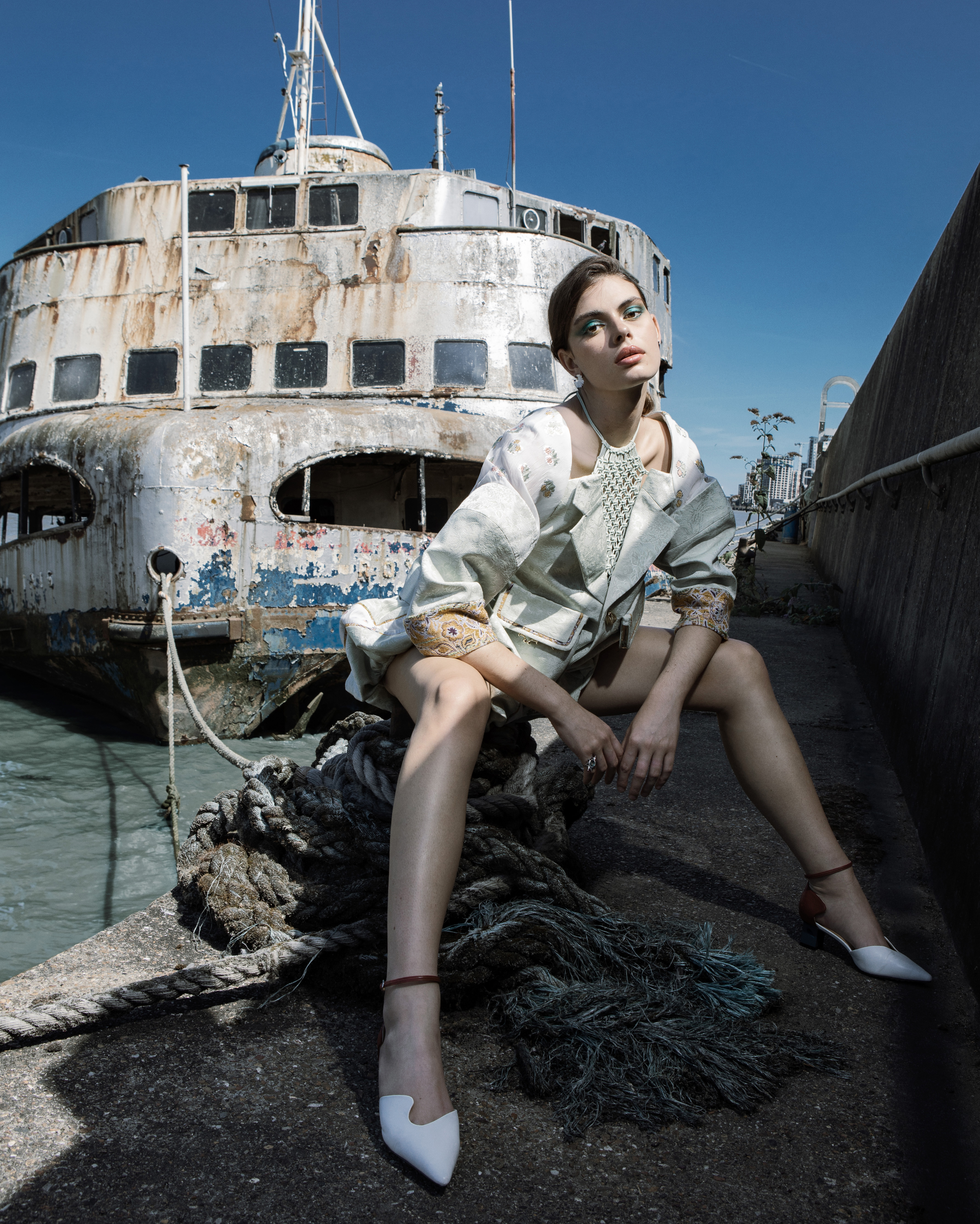 DISTANT SUMMER — Look 9