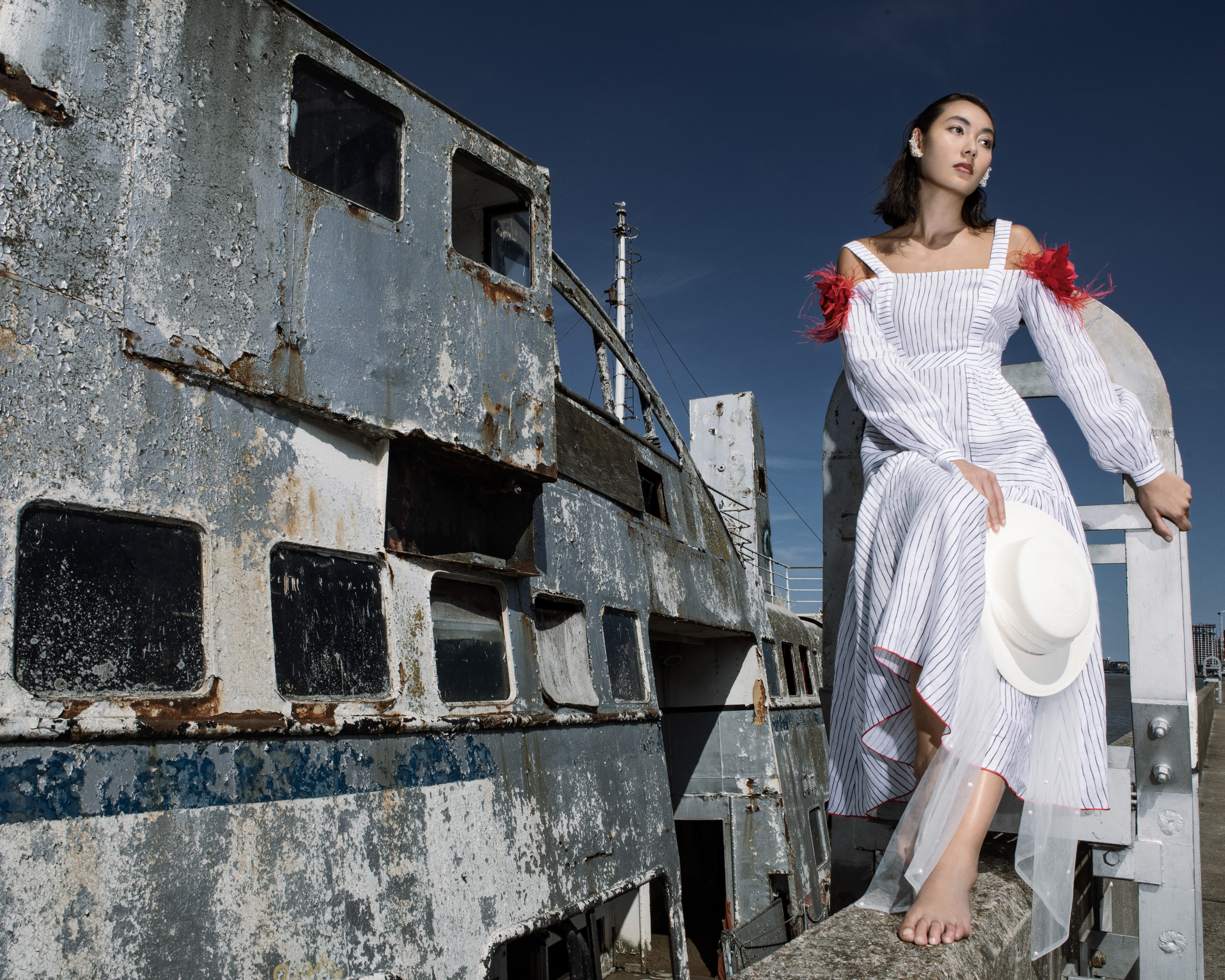 DISTANT SUMMER — Look 11