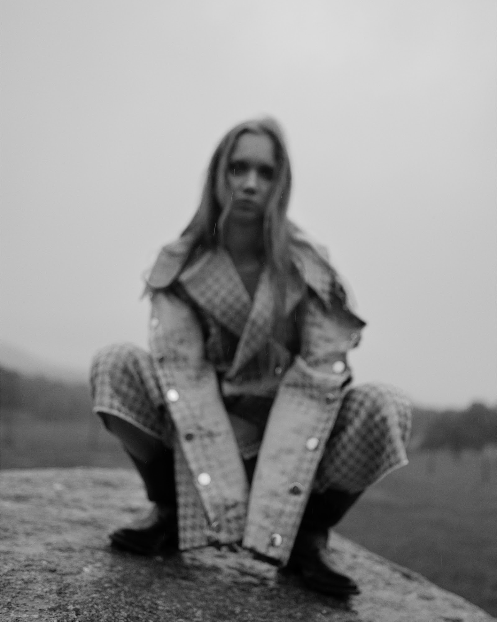 VERY FAR AWAY — Look 14