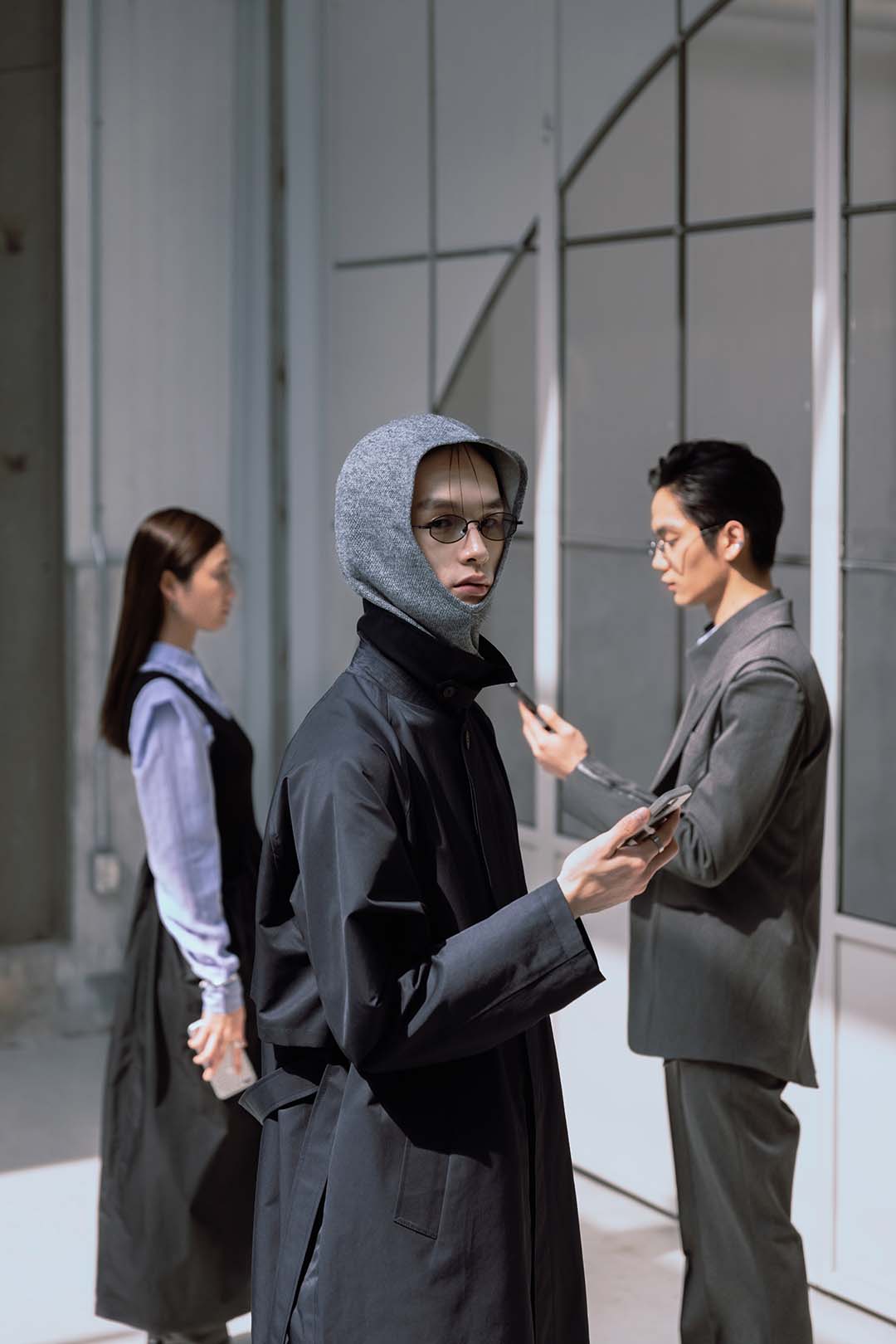 DISTANT SOCIETY — Look 5