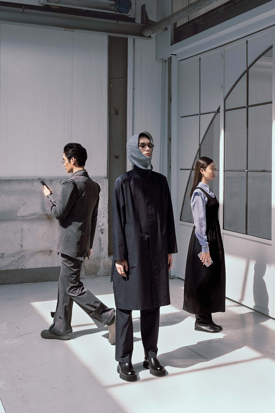 DISTANT SOCIETY — Look 6