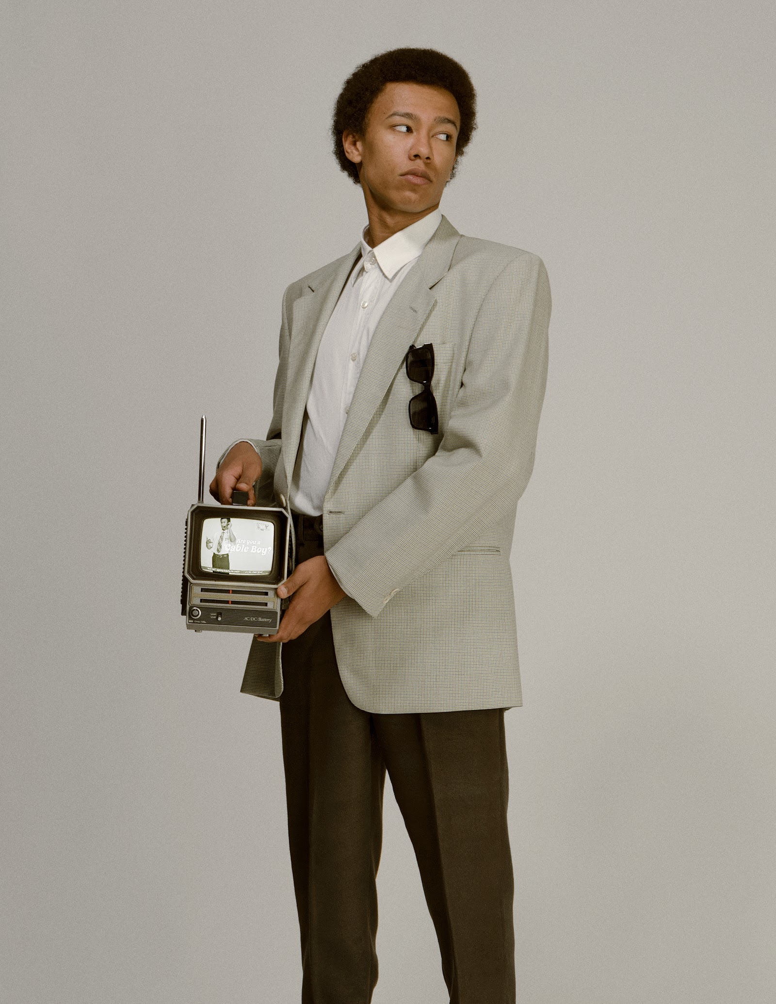 GOOD MORNING… HOW CAN I HELP YOU? — Look 5
