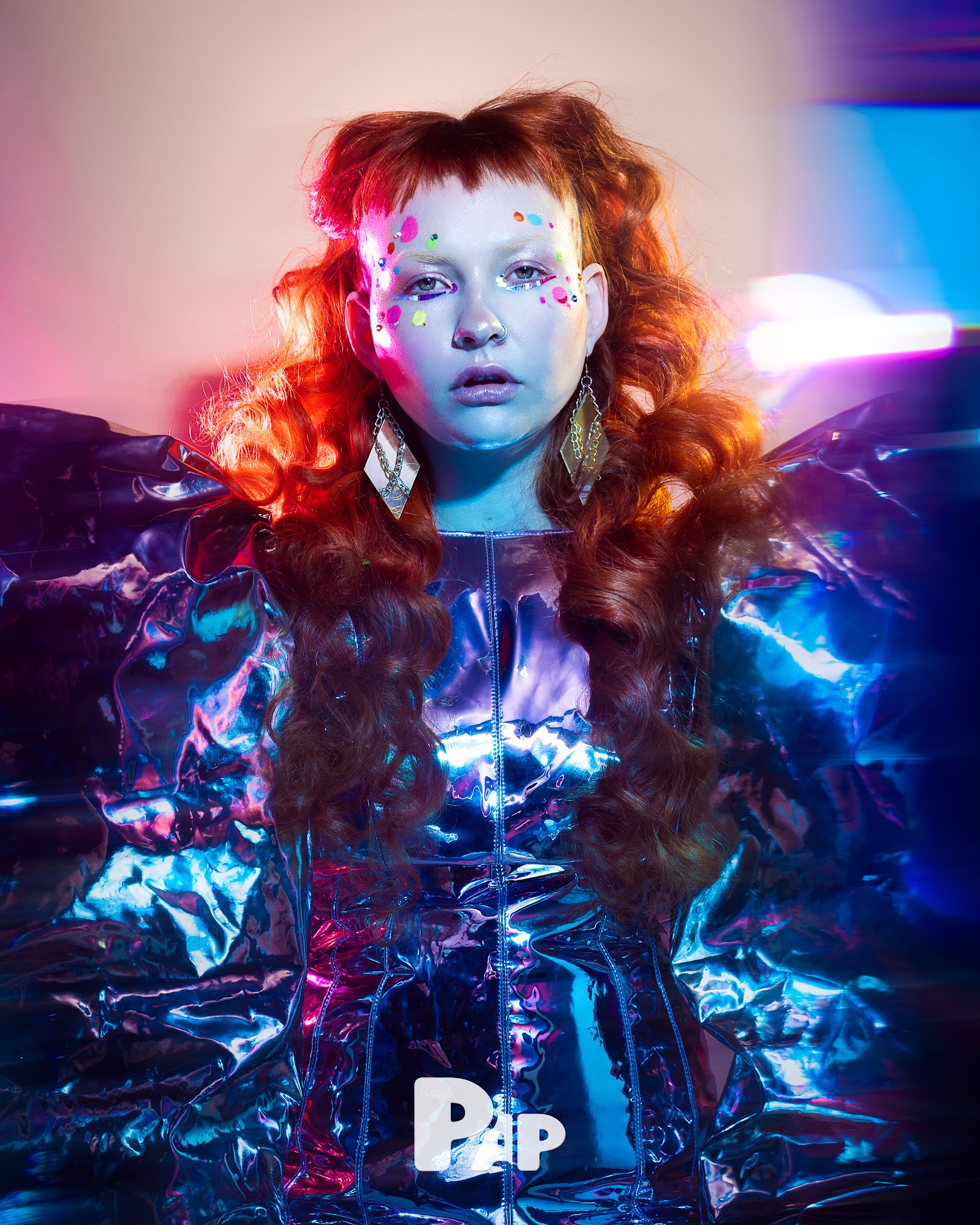 NEON DEMON — Look 5