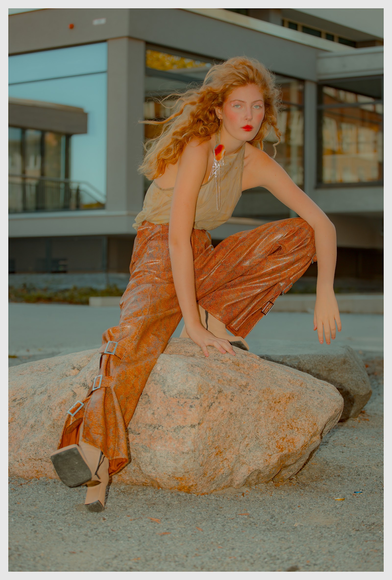 FOMOPHOBIA — Look 8