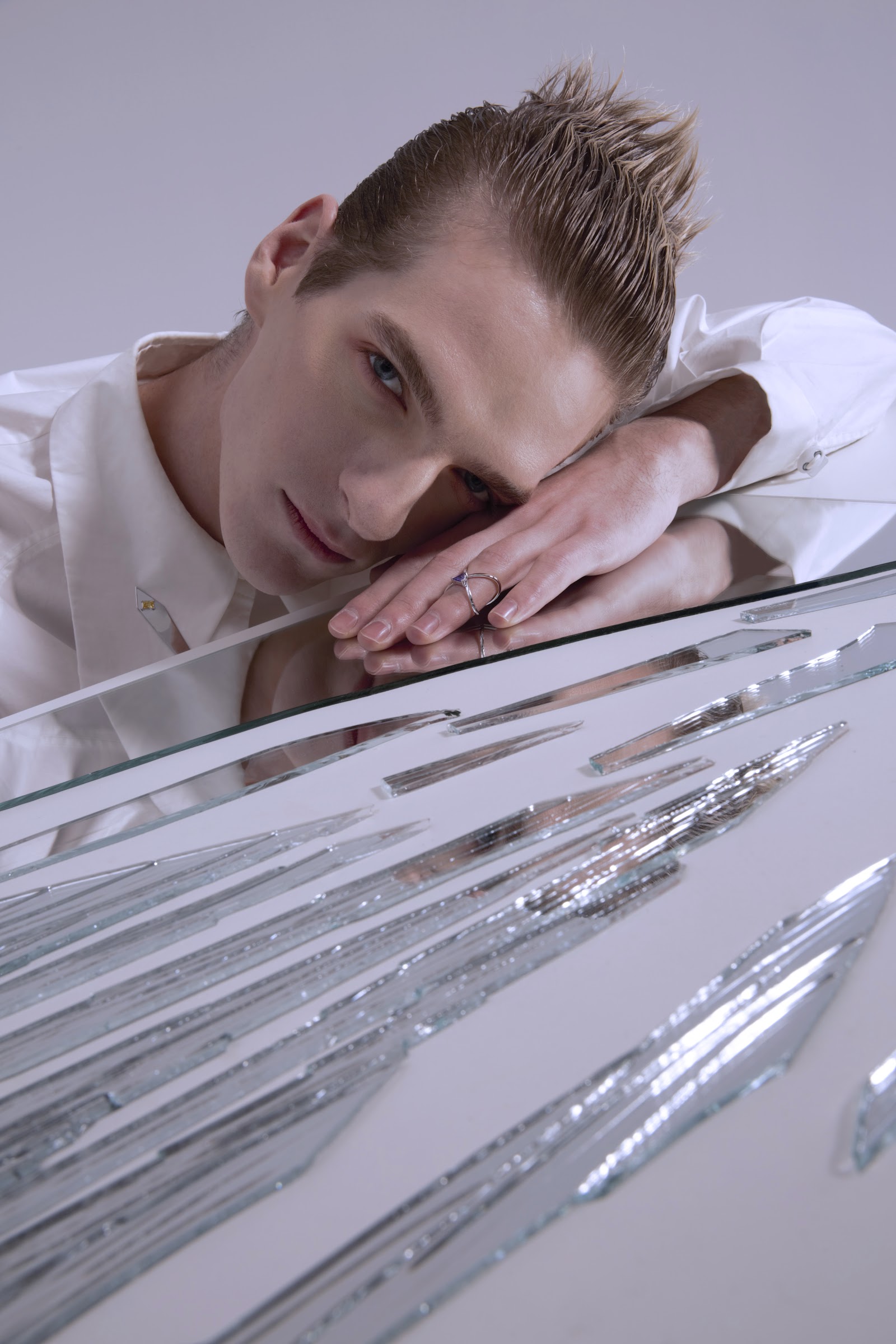 MIRRORLAND — Look 4