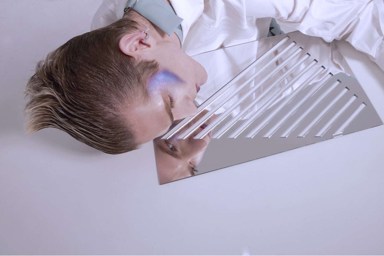 MIRRORLAND — Look 12