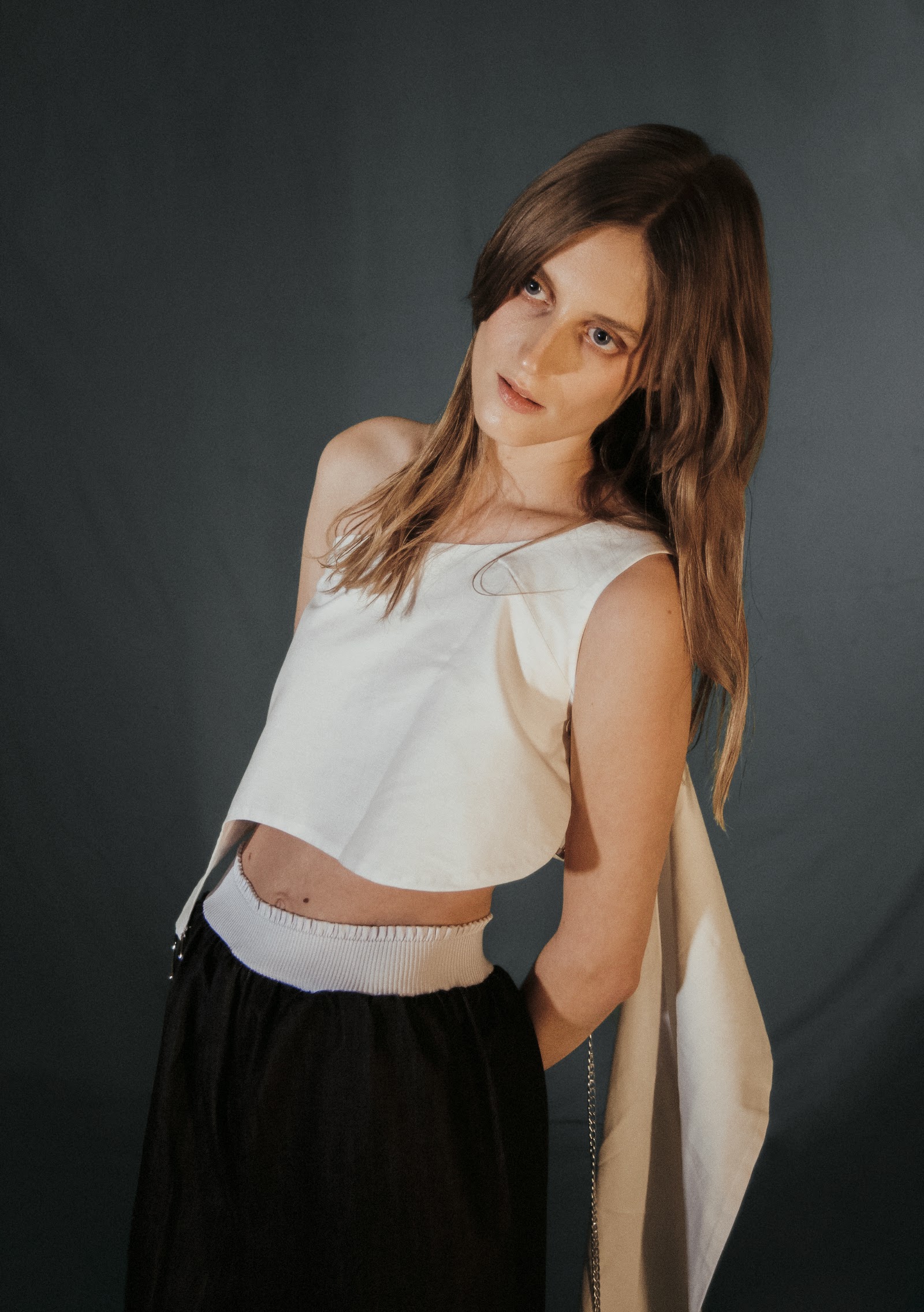 COMMON GROUNDS — Look 3