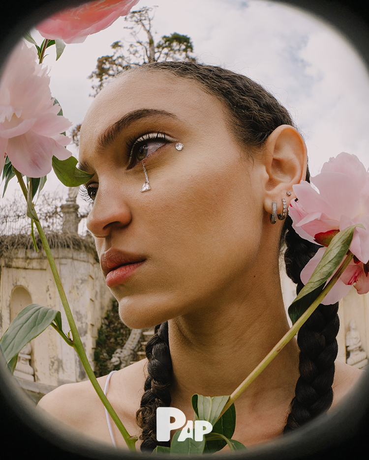 LOOKING GLASS — Look 3