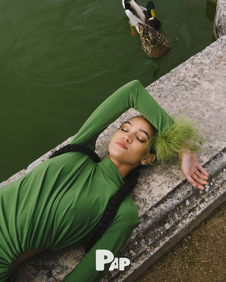 LOOKING GLASS — Look 5