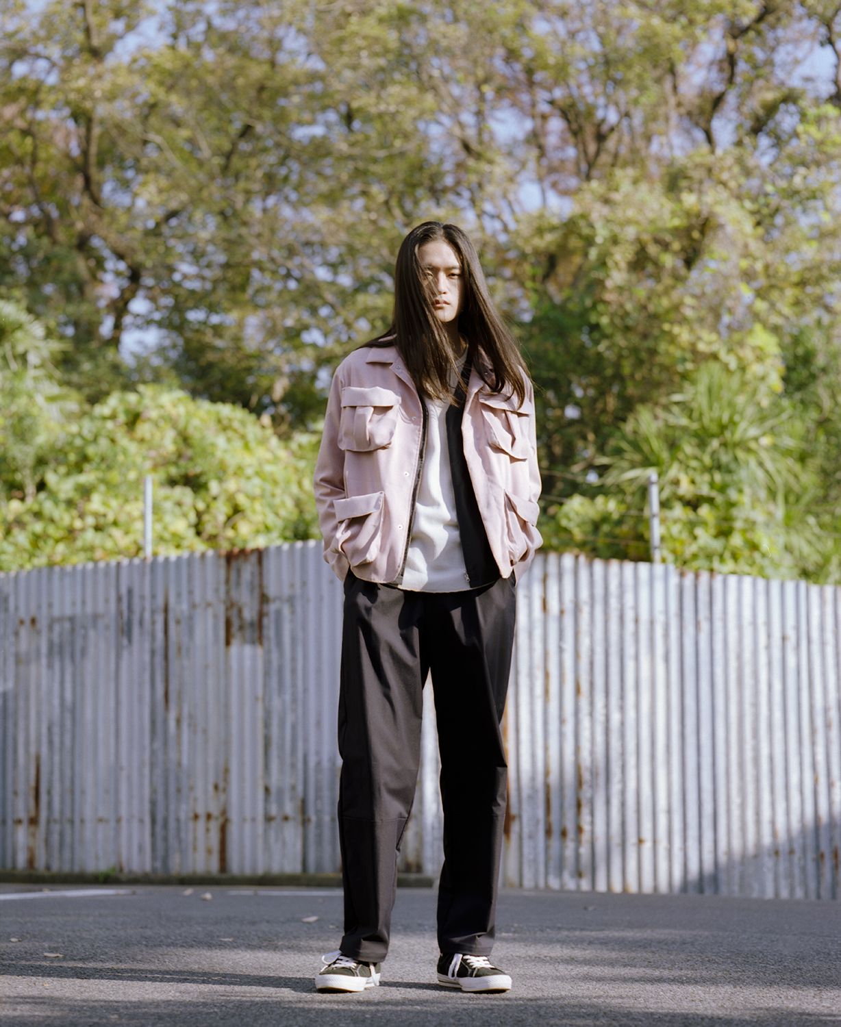 LAID BACK — Look 1