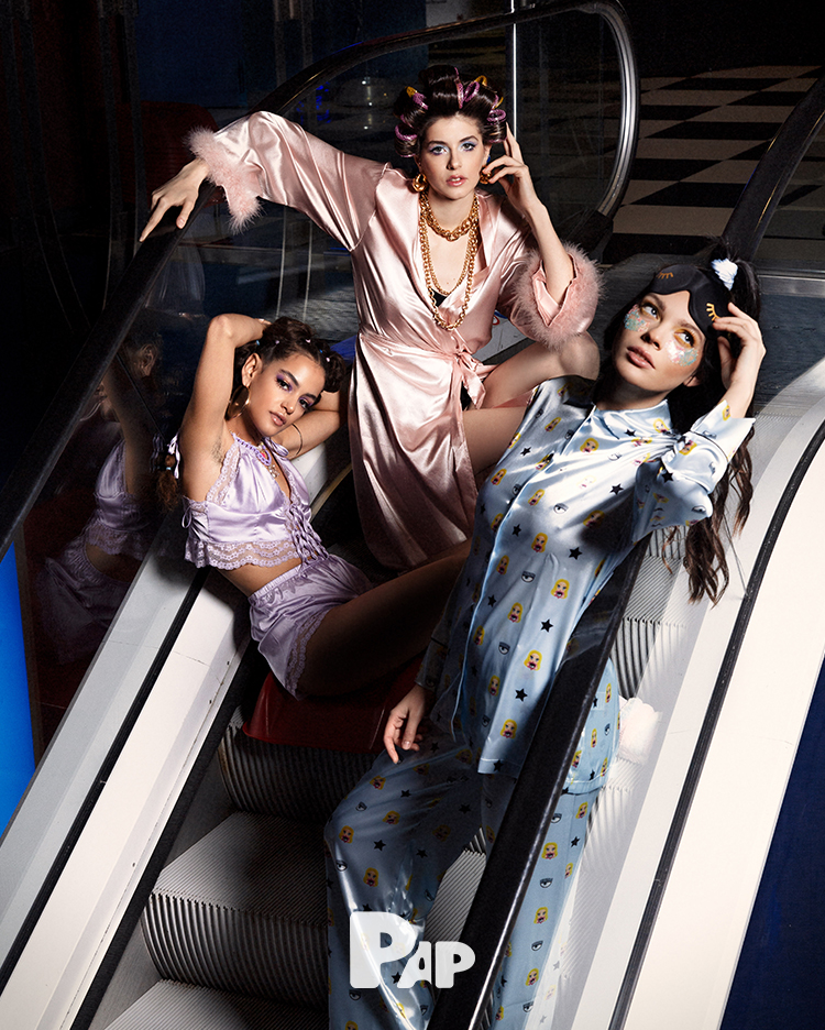 HOME THEATRE — Look 5