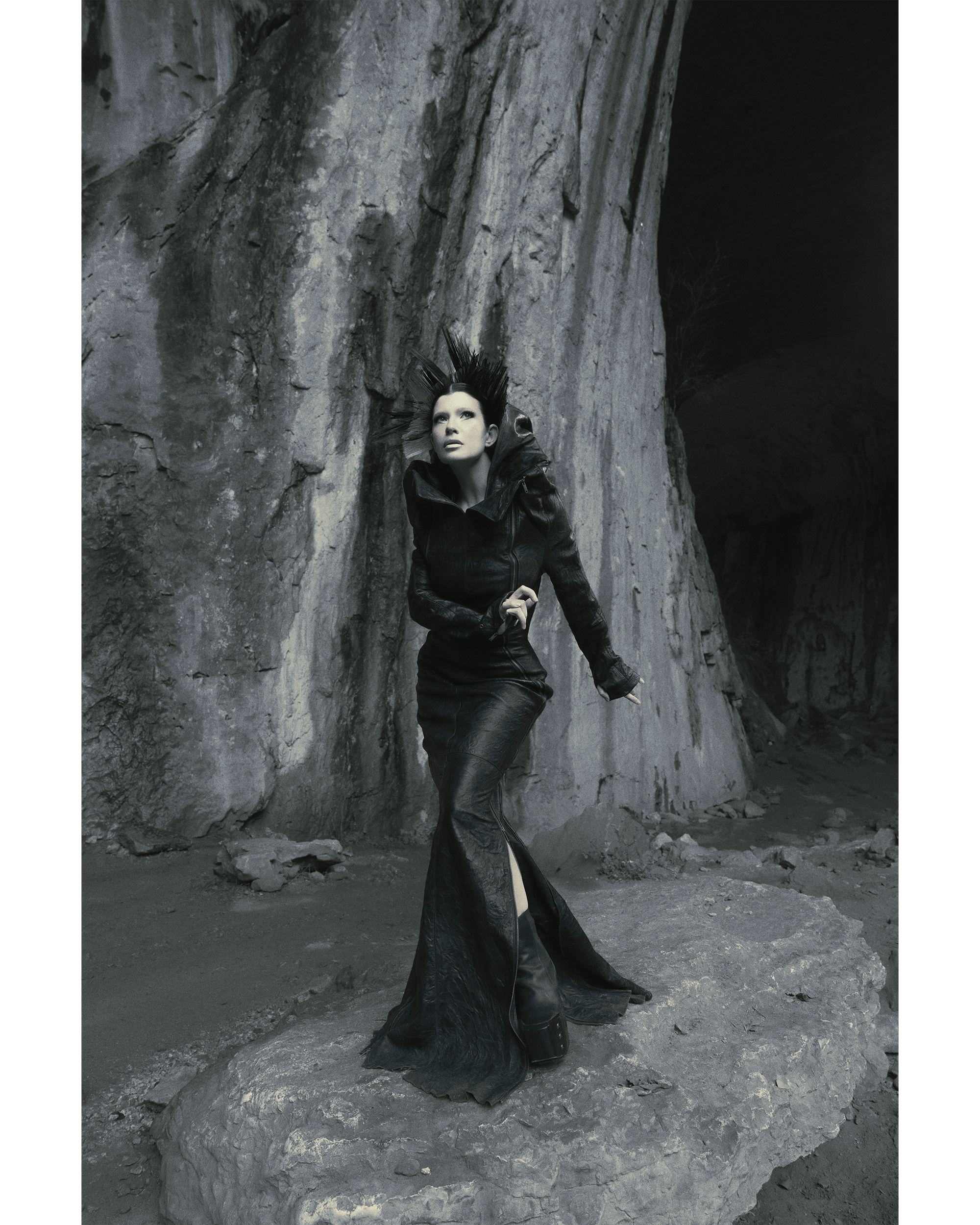 Silent Gaze — Look 16