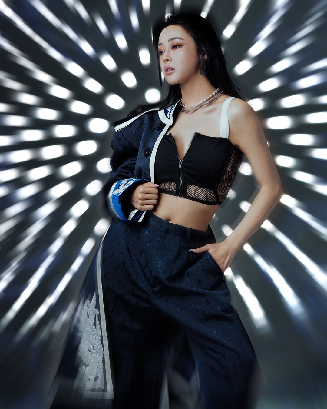 THE LUMINESCENT — Look 8
