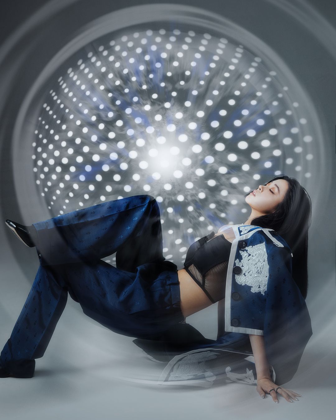 THE LUMINESCENT — Look 9