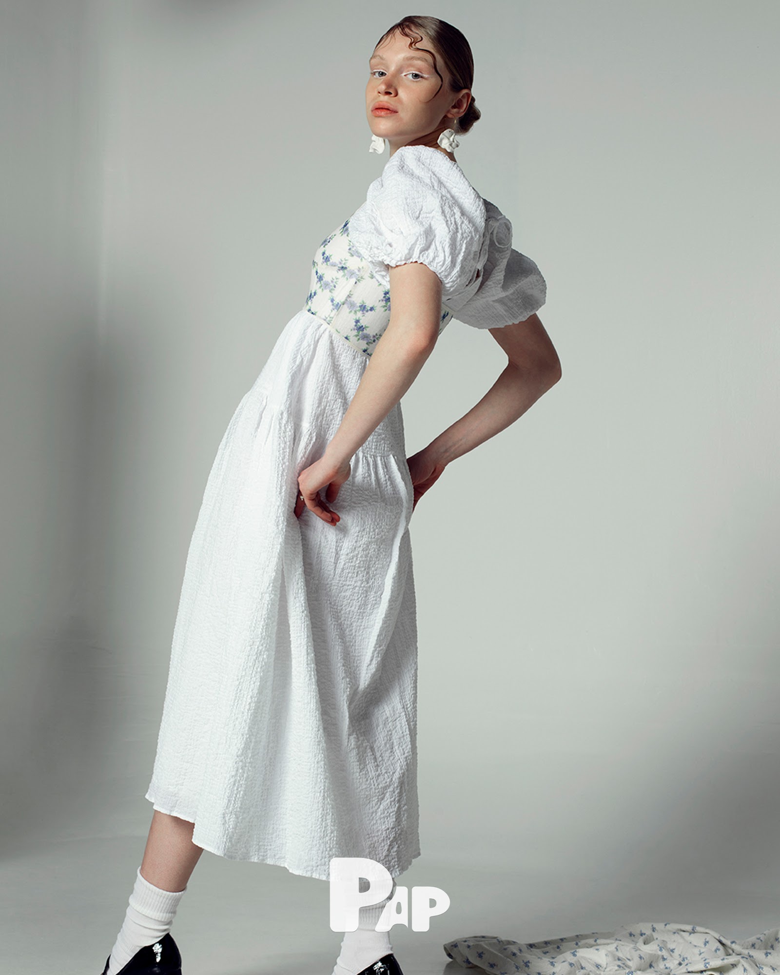 SWAN LAKE — Look 3