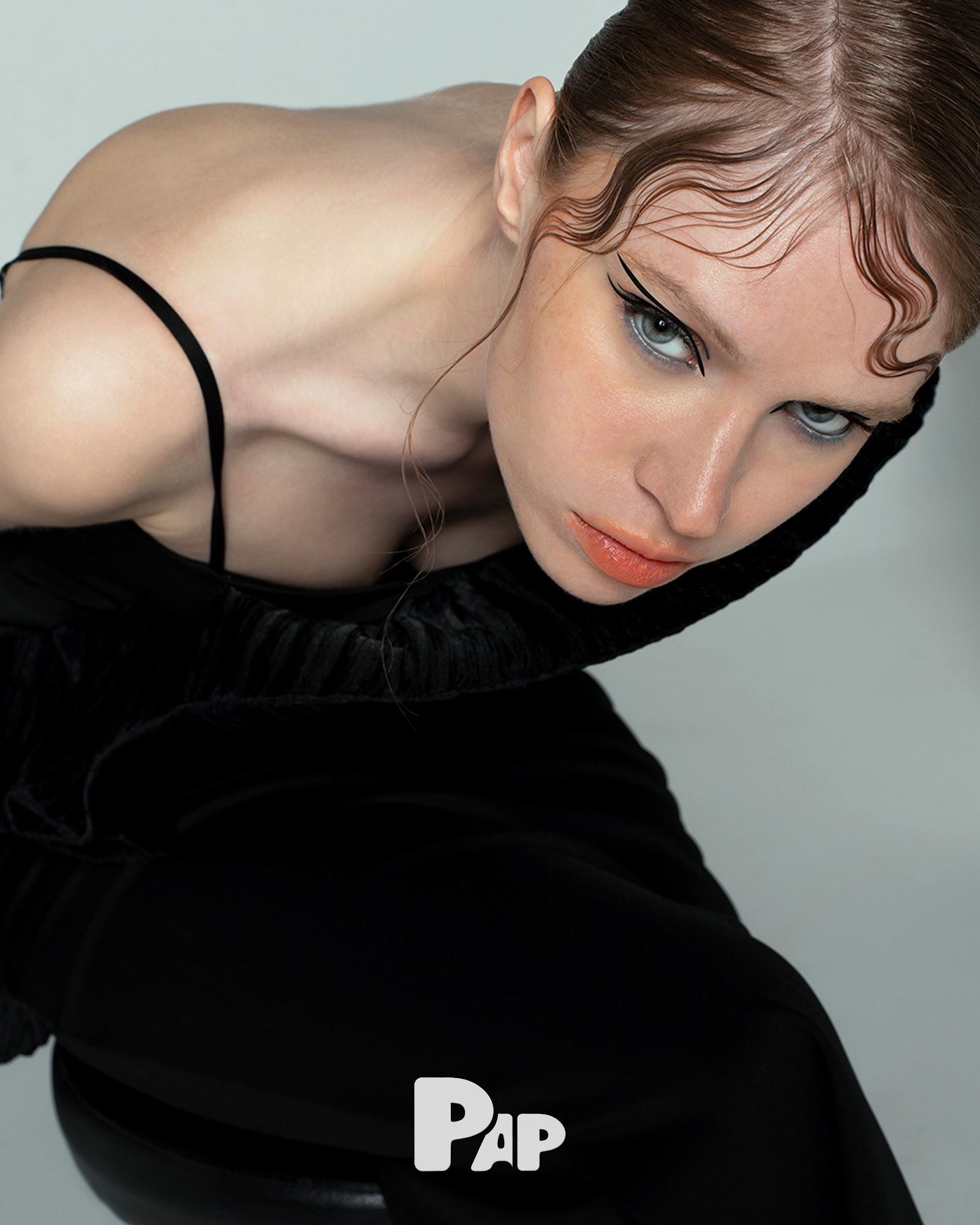 SWAN LAKE — Look 12