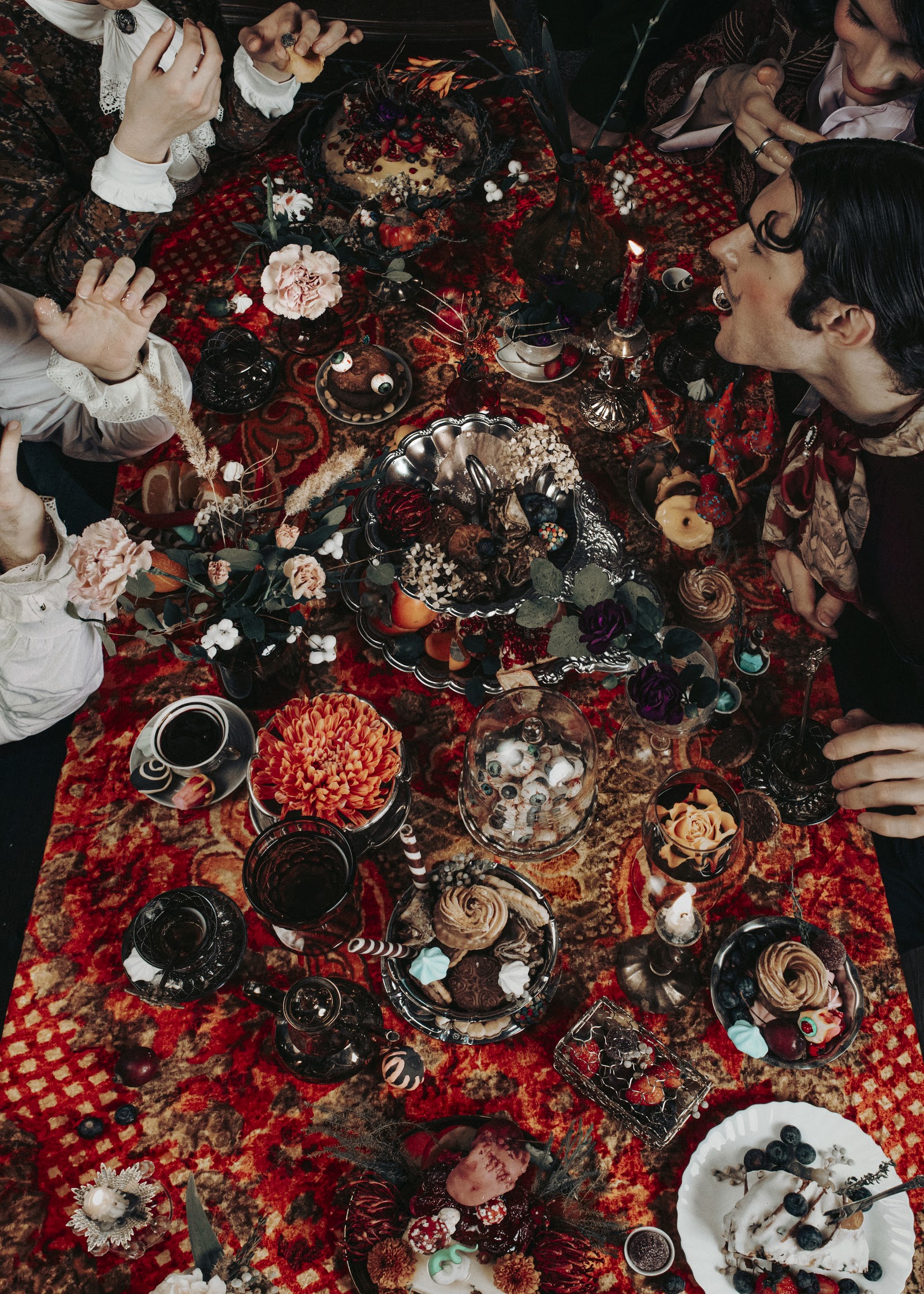 WHAT WE DO IN THE SHADOWS — Look 3