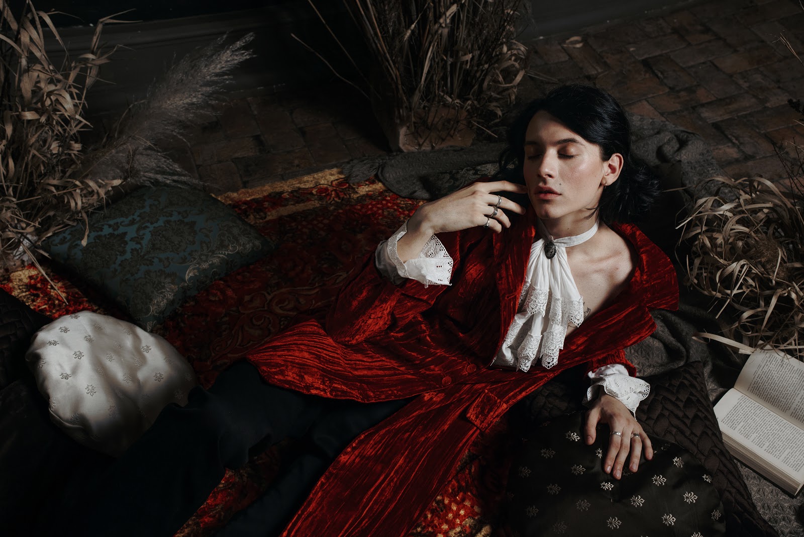 WHAT WE DO IN THE SHADOWS — Look 10