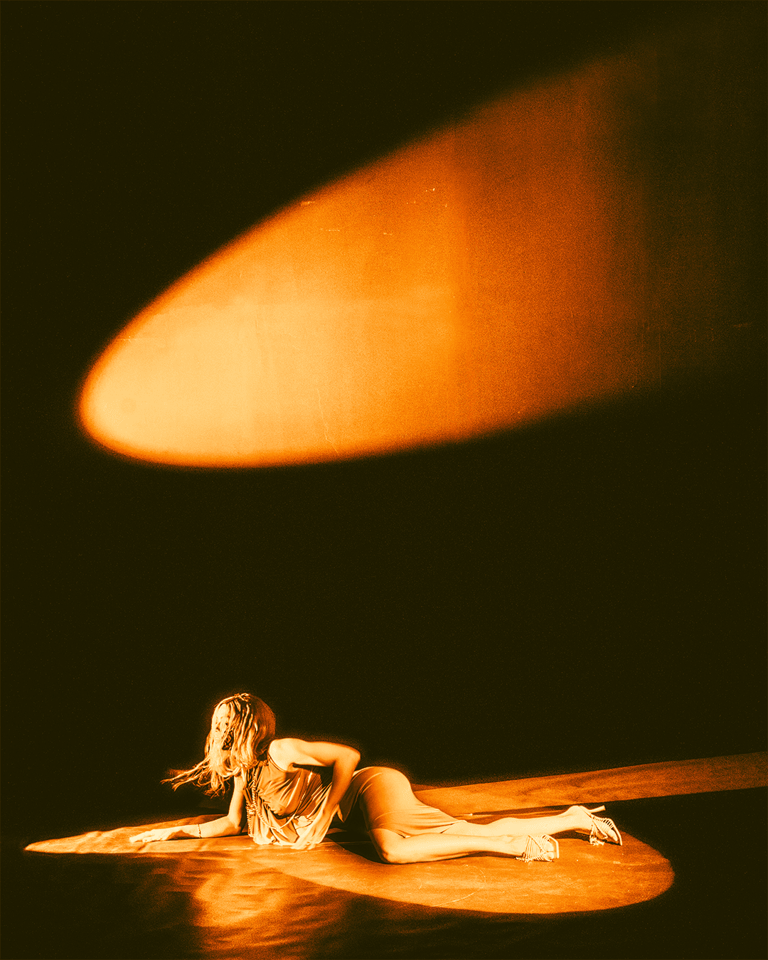 Clothed in the sun — Look 2
