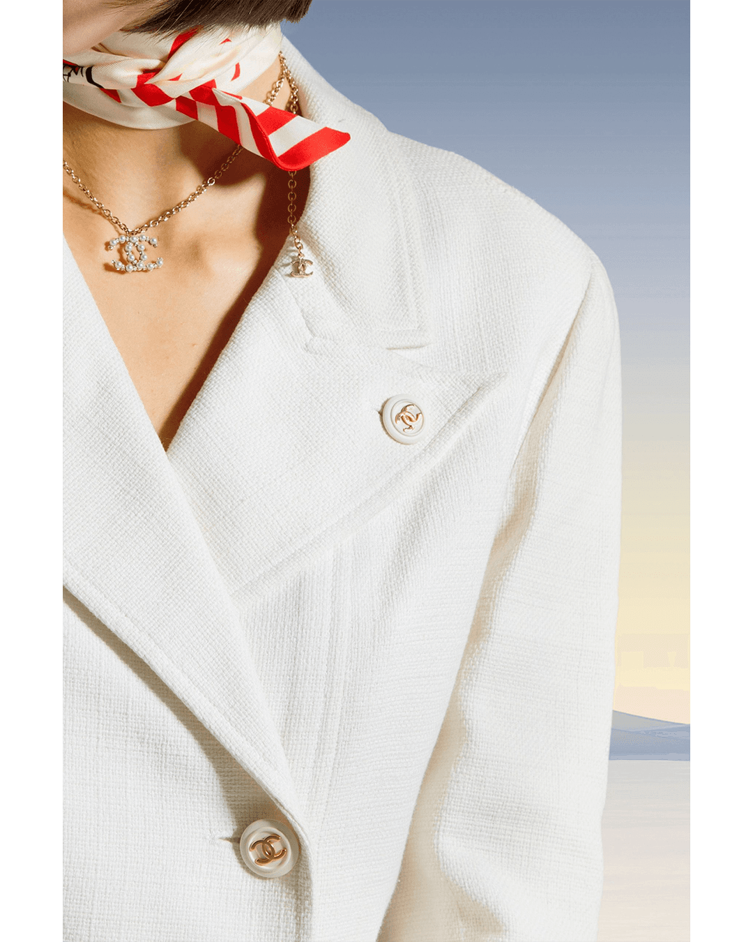 BETWEEN SEA AND SKY — Look 2