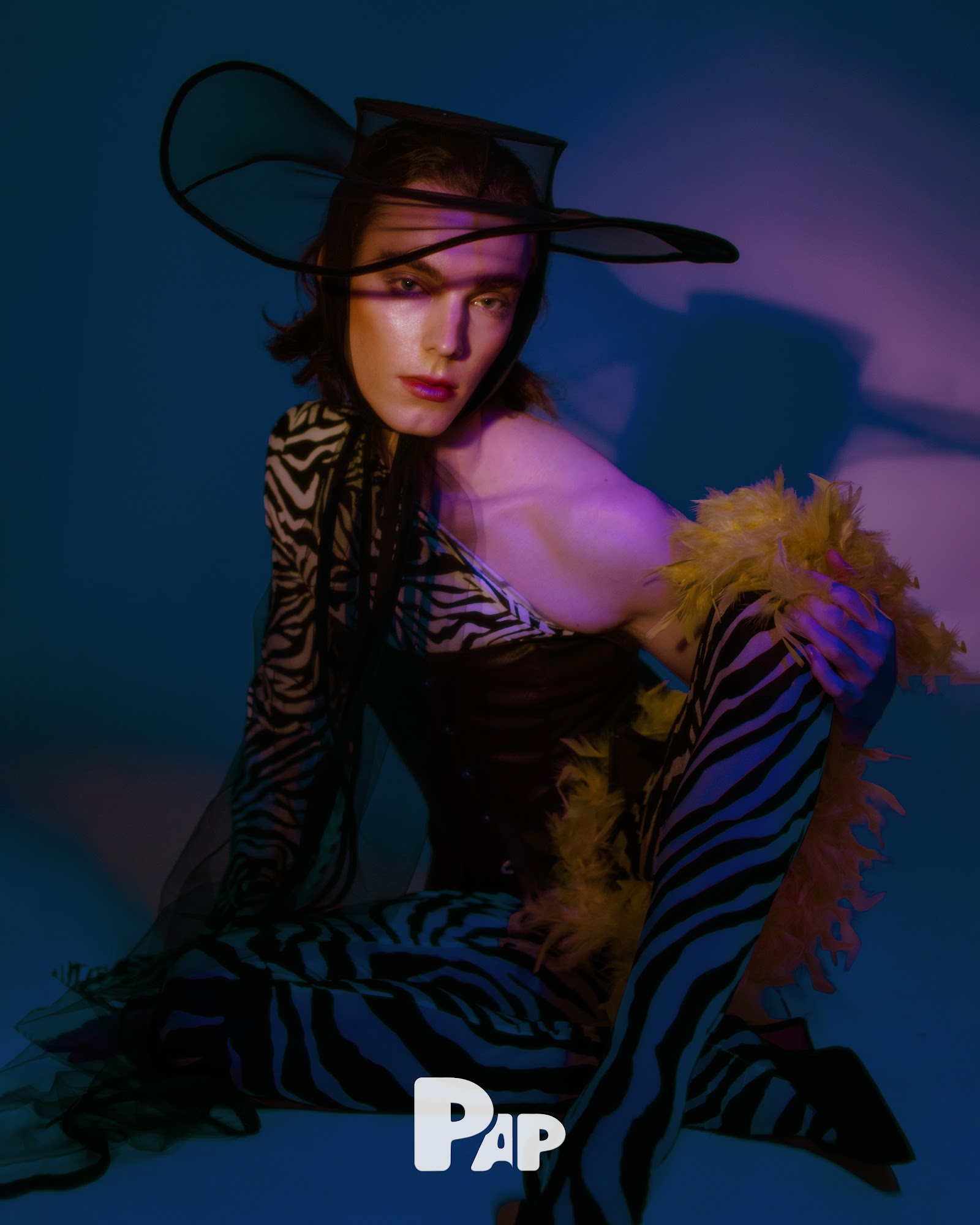 SIMPLY IRRESISTABLE — Look 10