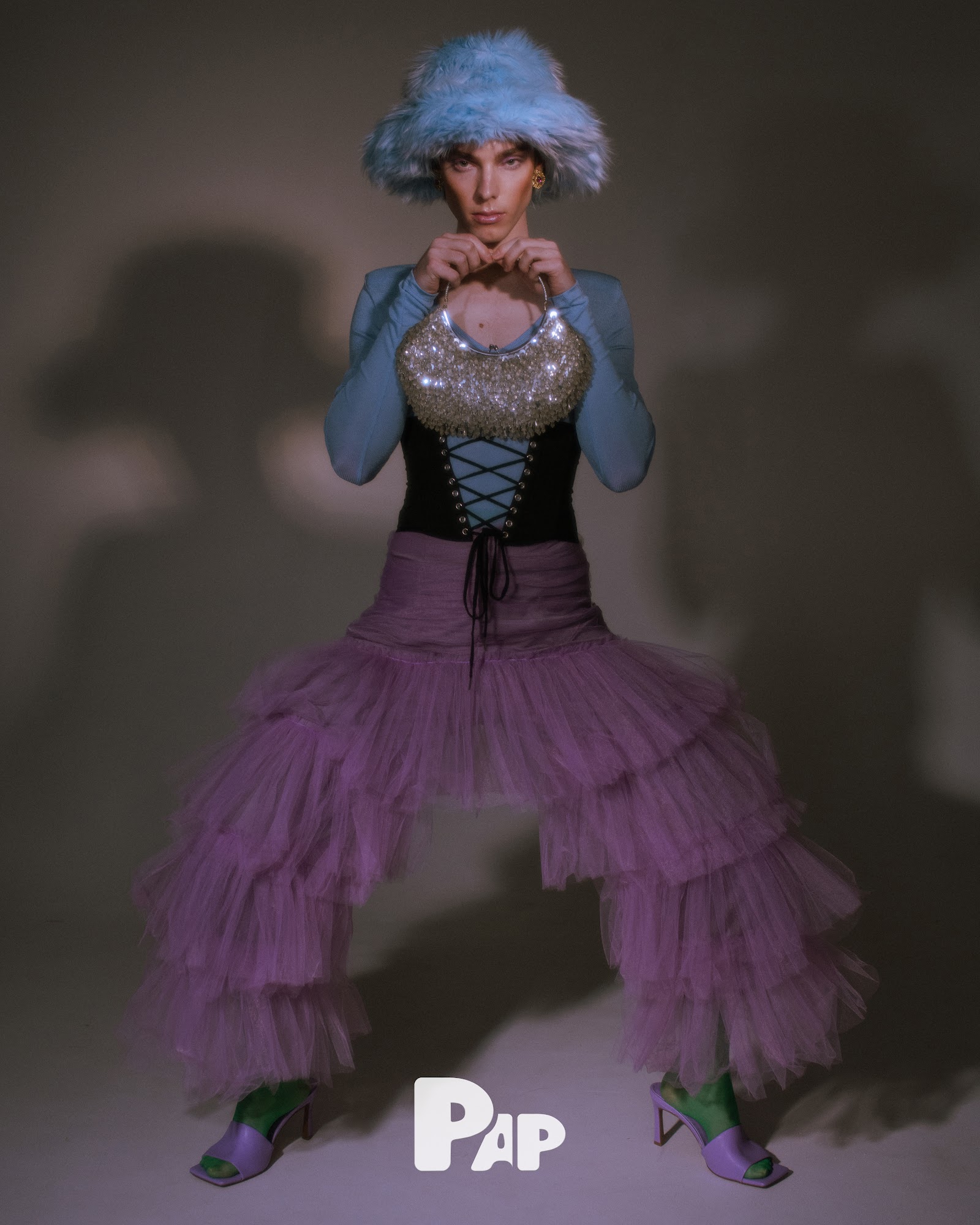 SIMPLY IRRESISTABLE — Look 11