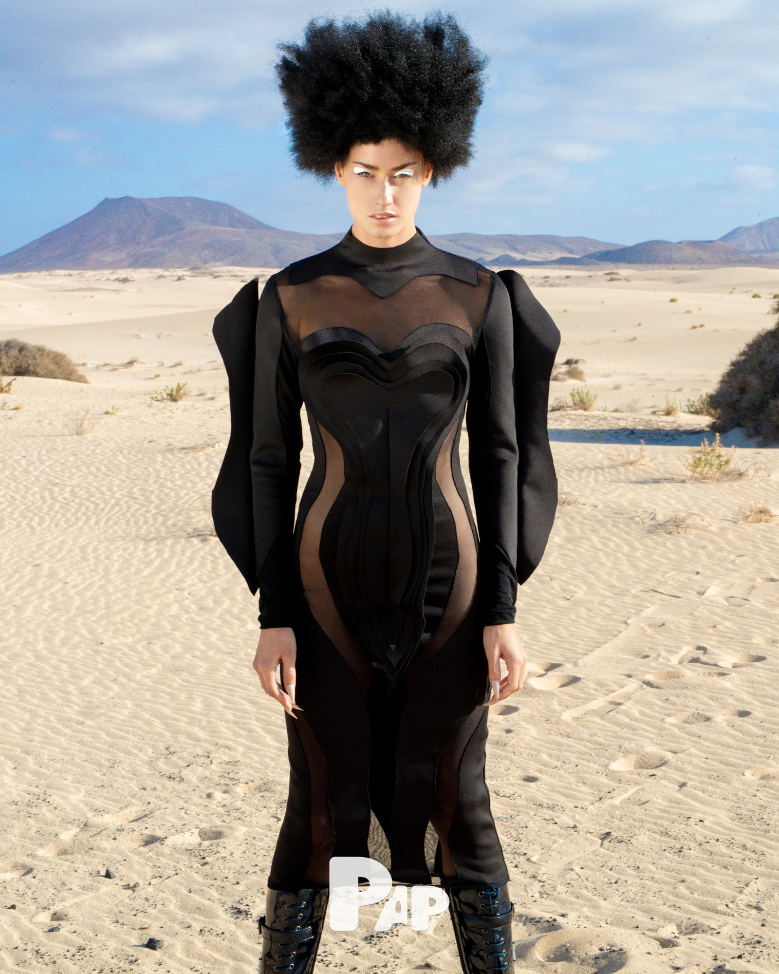 OCEANIA — Look 11