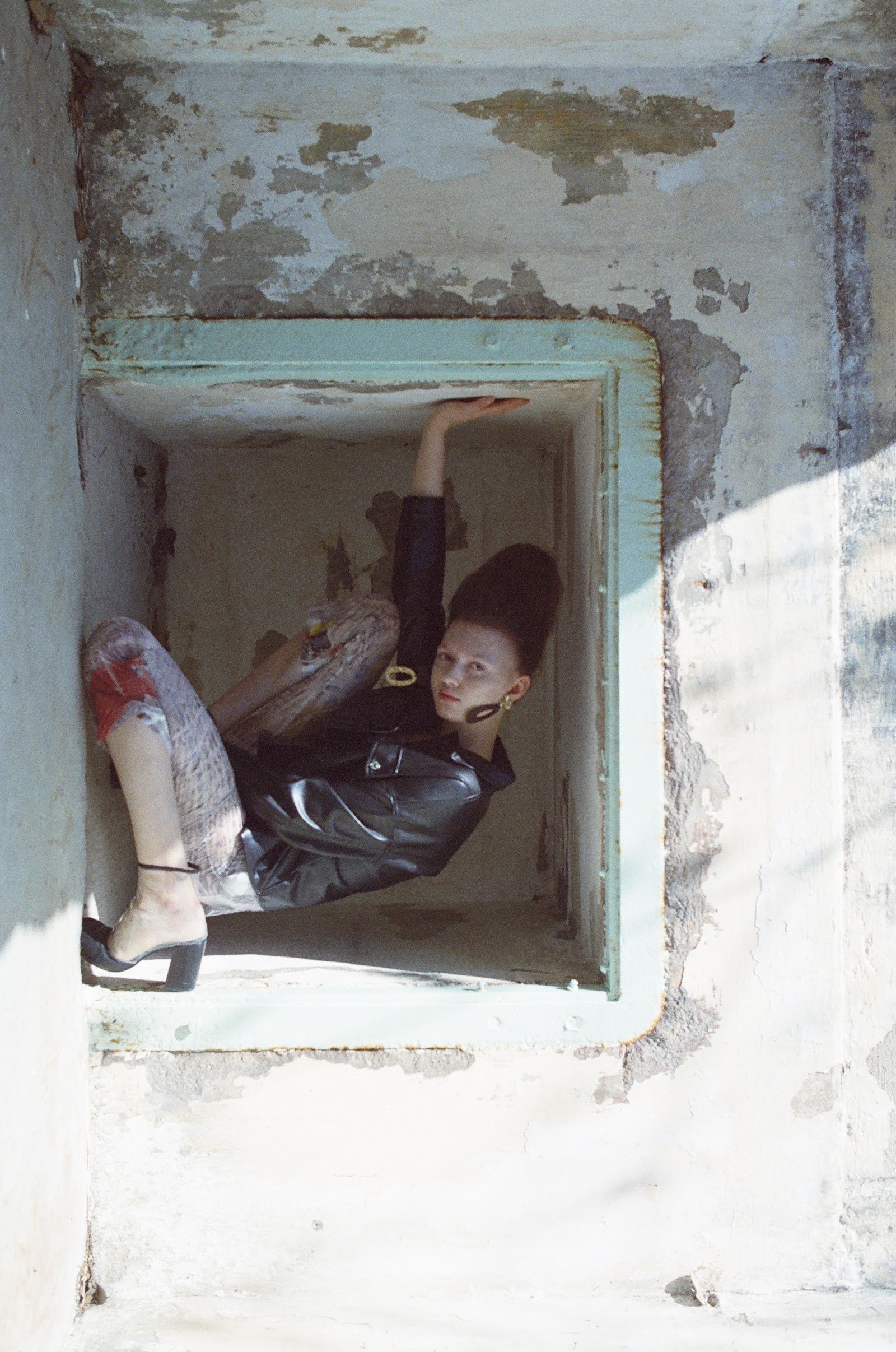 NOBODY KNOWS WHAT HAD HAPPENED — Look 3
