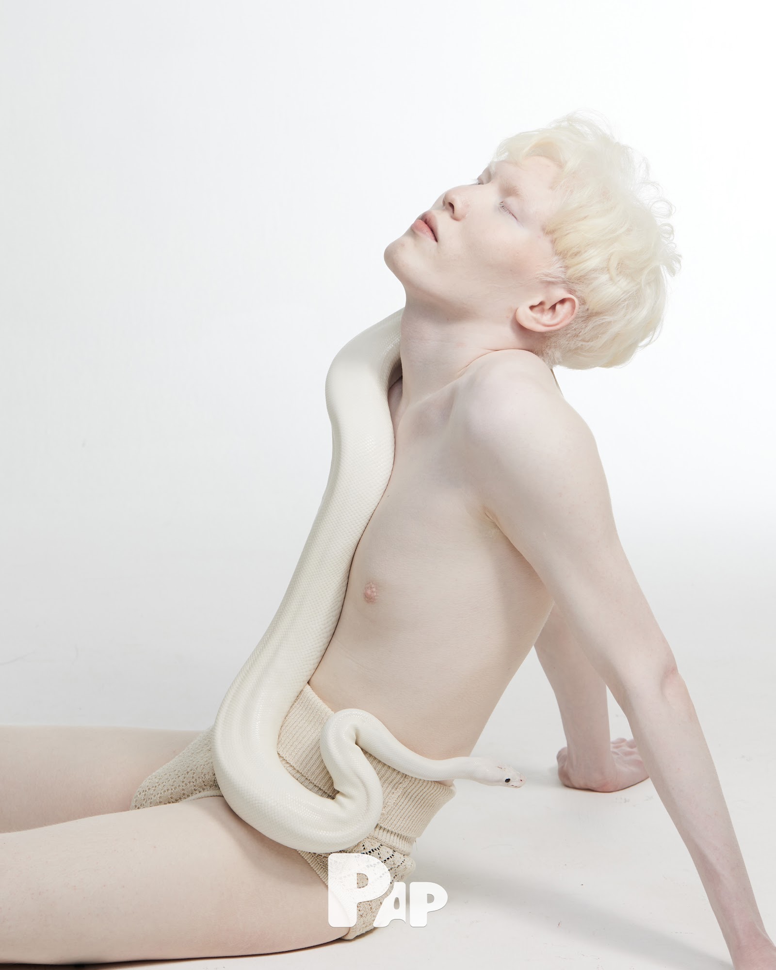 SAME KIND — Look 9