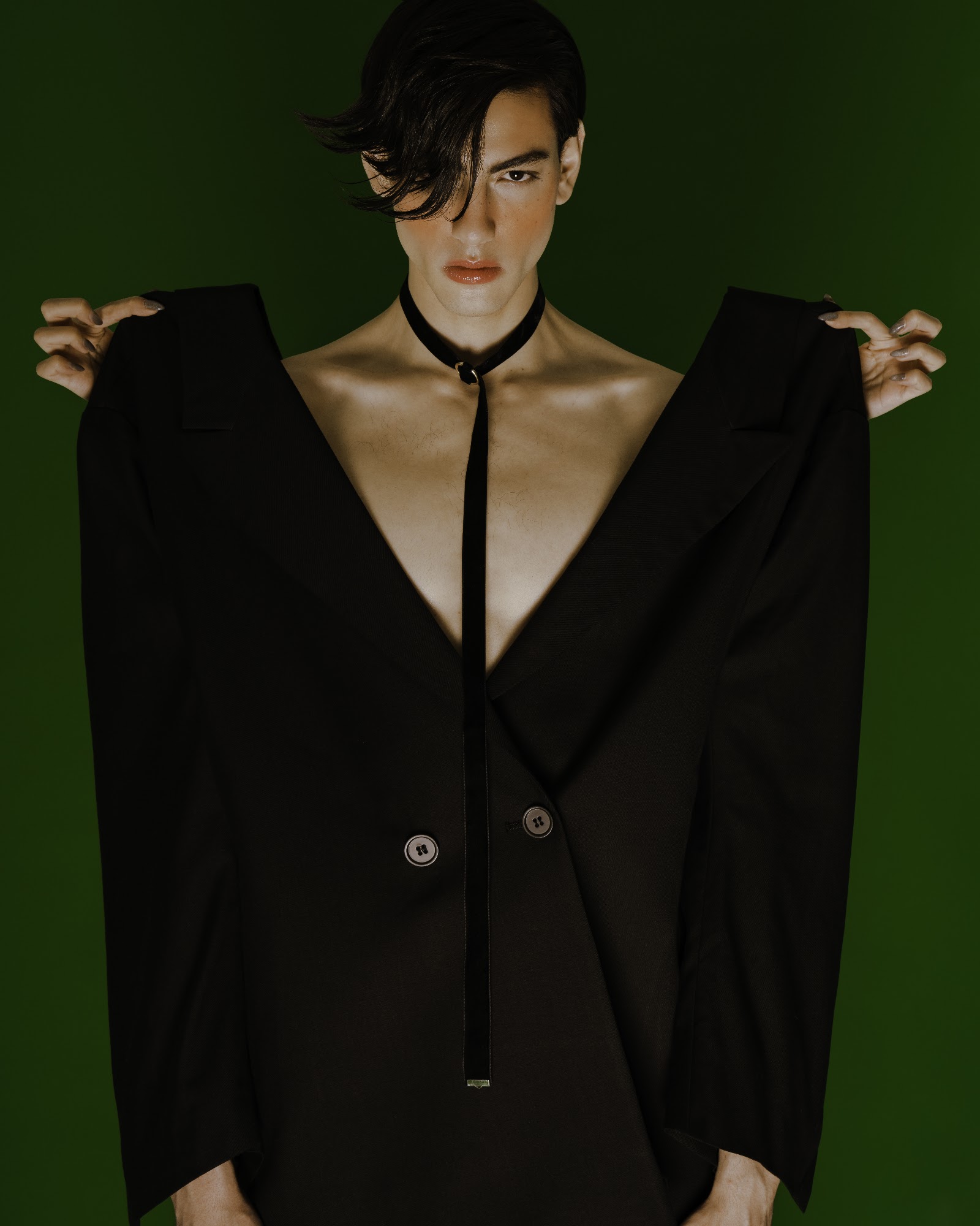 THE PUPPETEER — Look 2