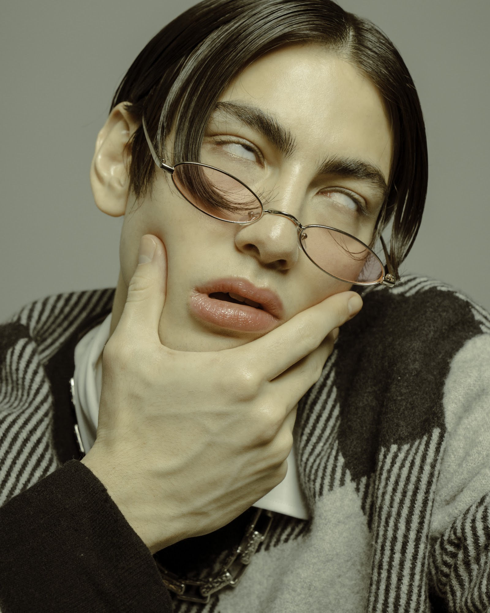 THE PUPPETEER — Look 3