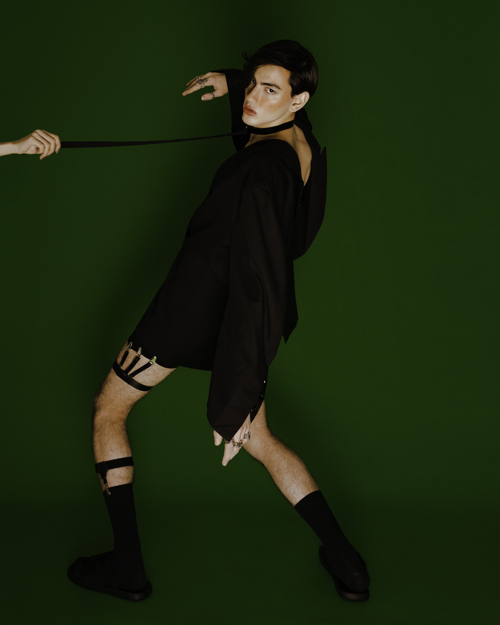 THE PUPPETEER — Look 4