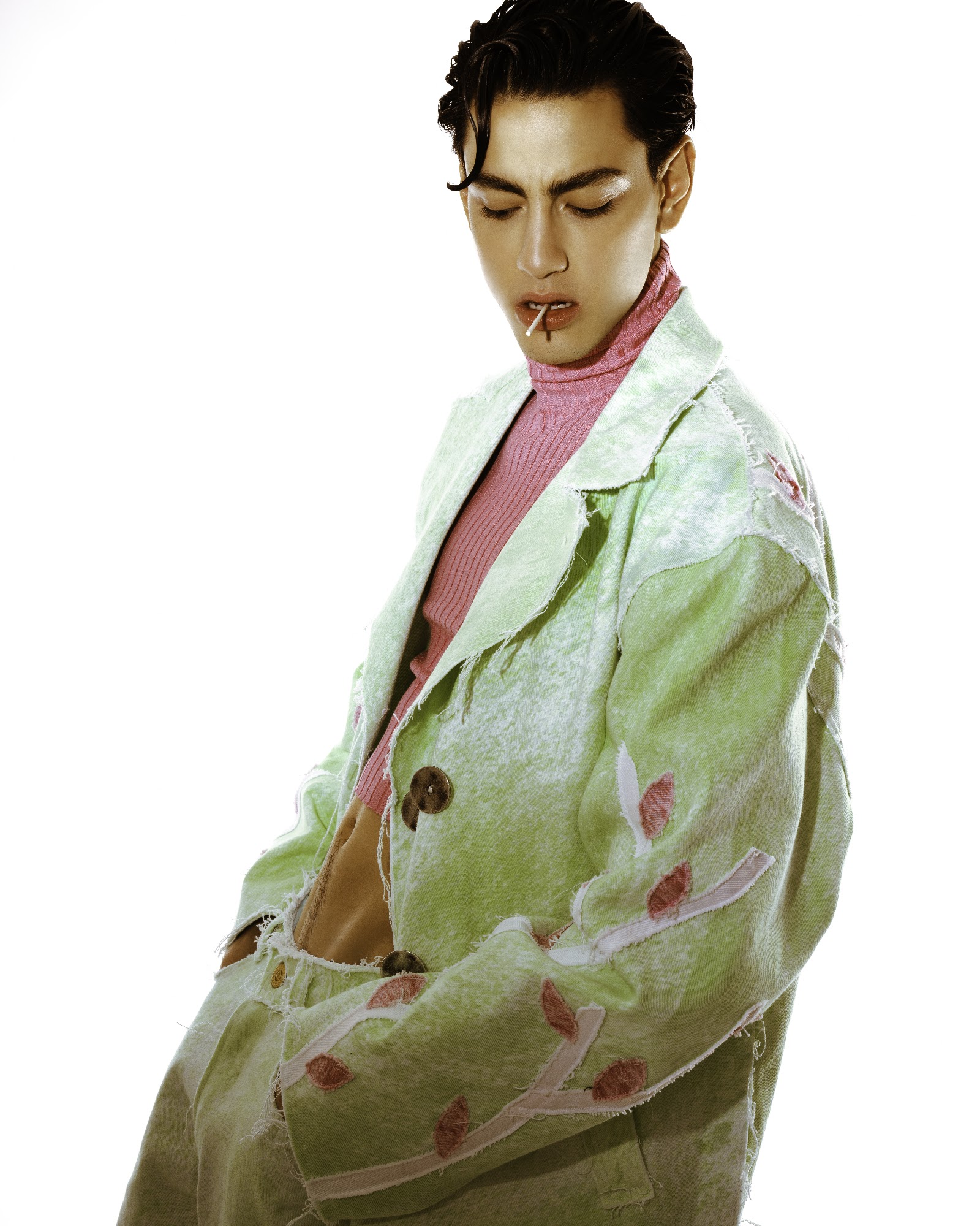 THE PUPPETEER — Look 5