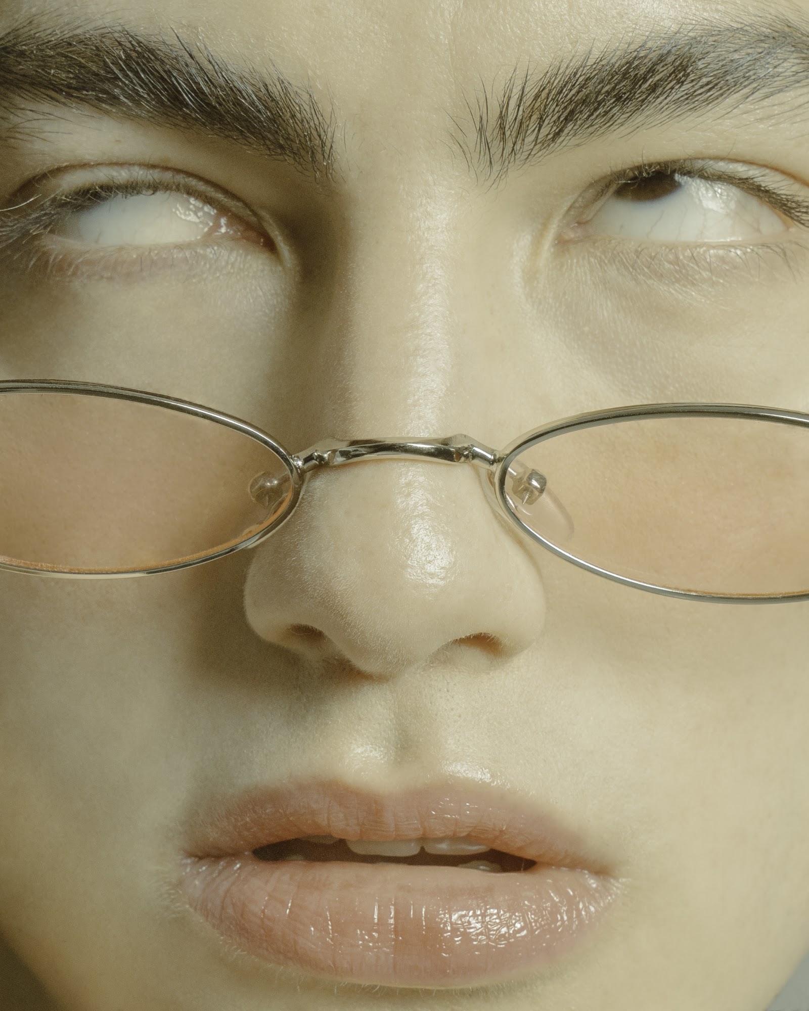 THE PUPPETEER — Look 13