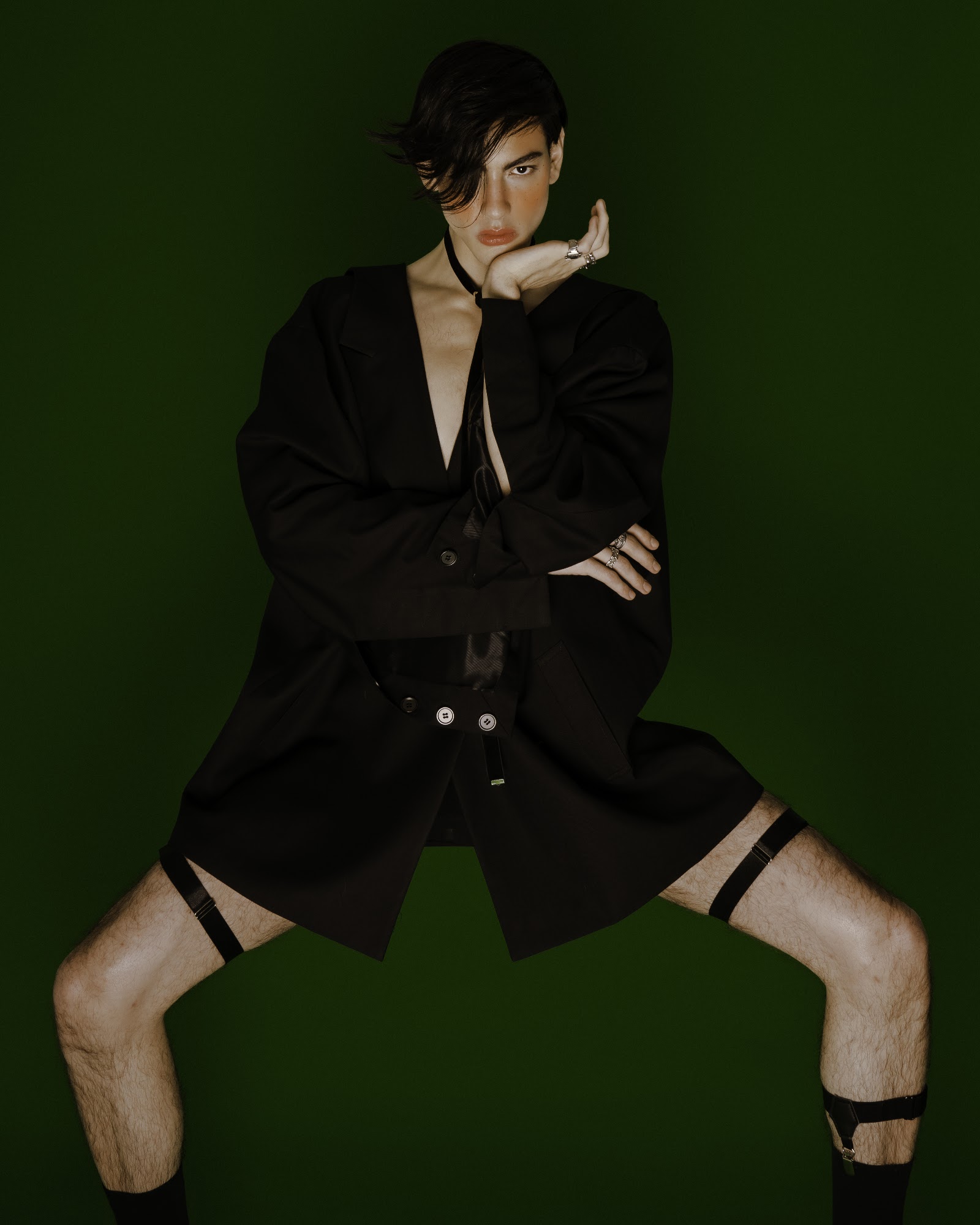 THE PUPPETEER — Look 20