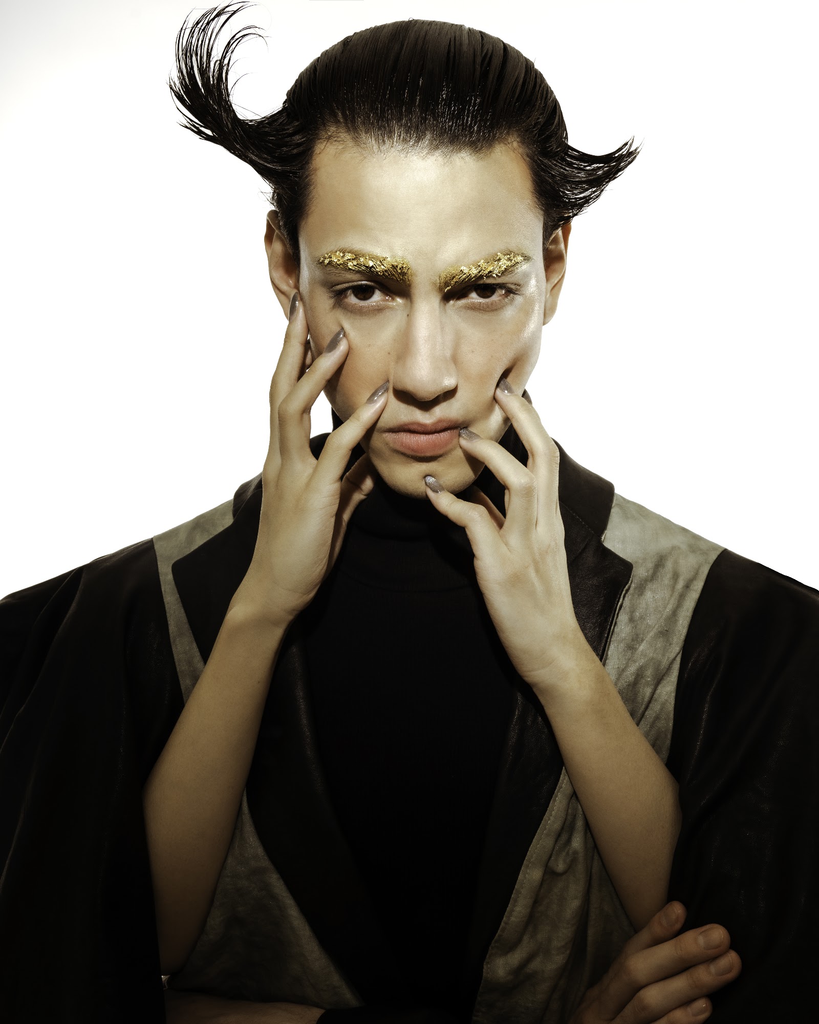 THE PUPPETEER — Look 22