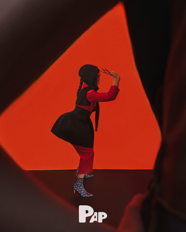 IMAGINARY WORLDS — Look 12