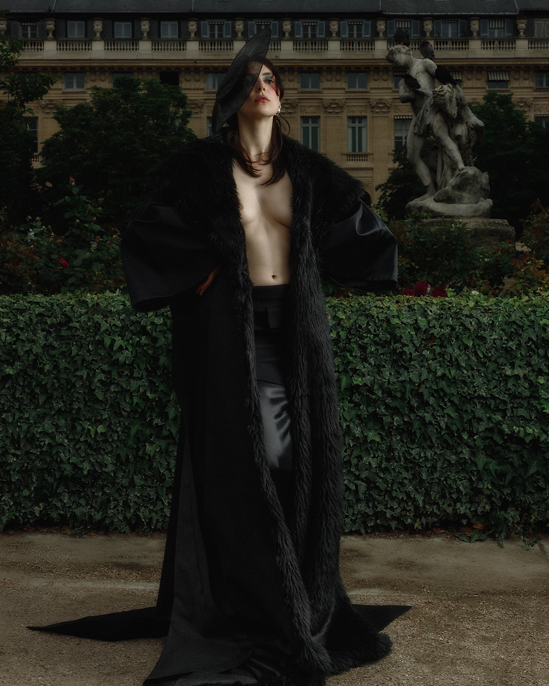 FOLIE PARISIENNE — Look 13