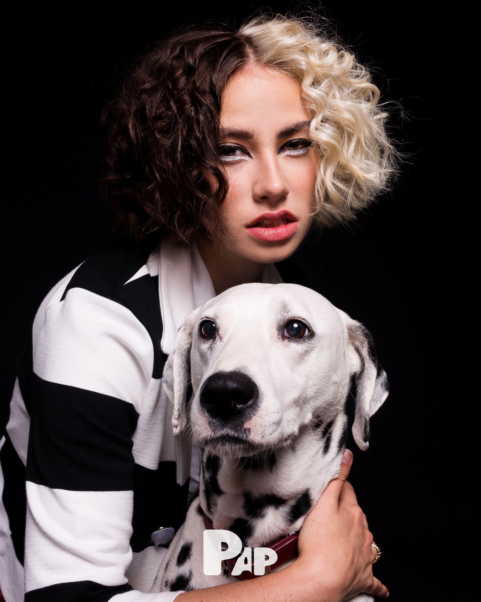 CRUELLA — Look 3