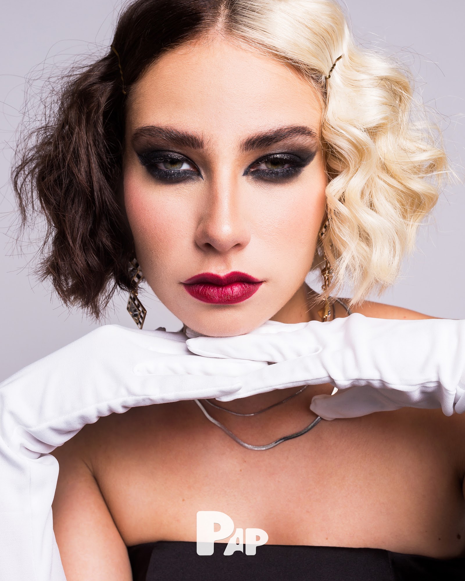 CRUELLA — Look 6