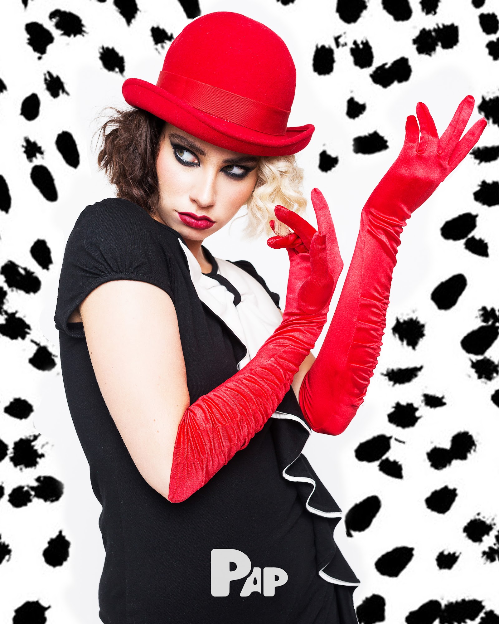 CRUELLA — Look 9