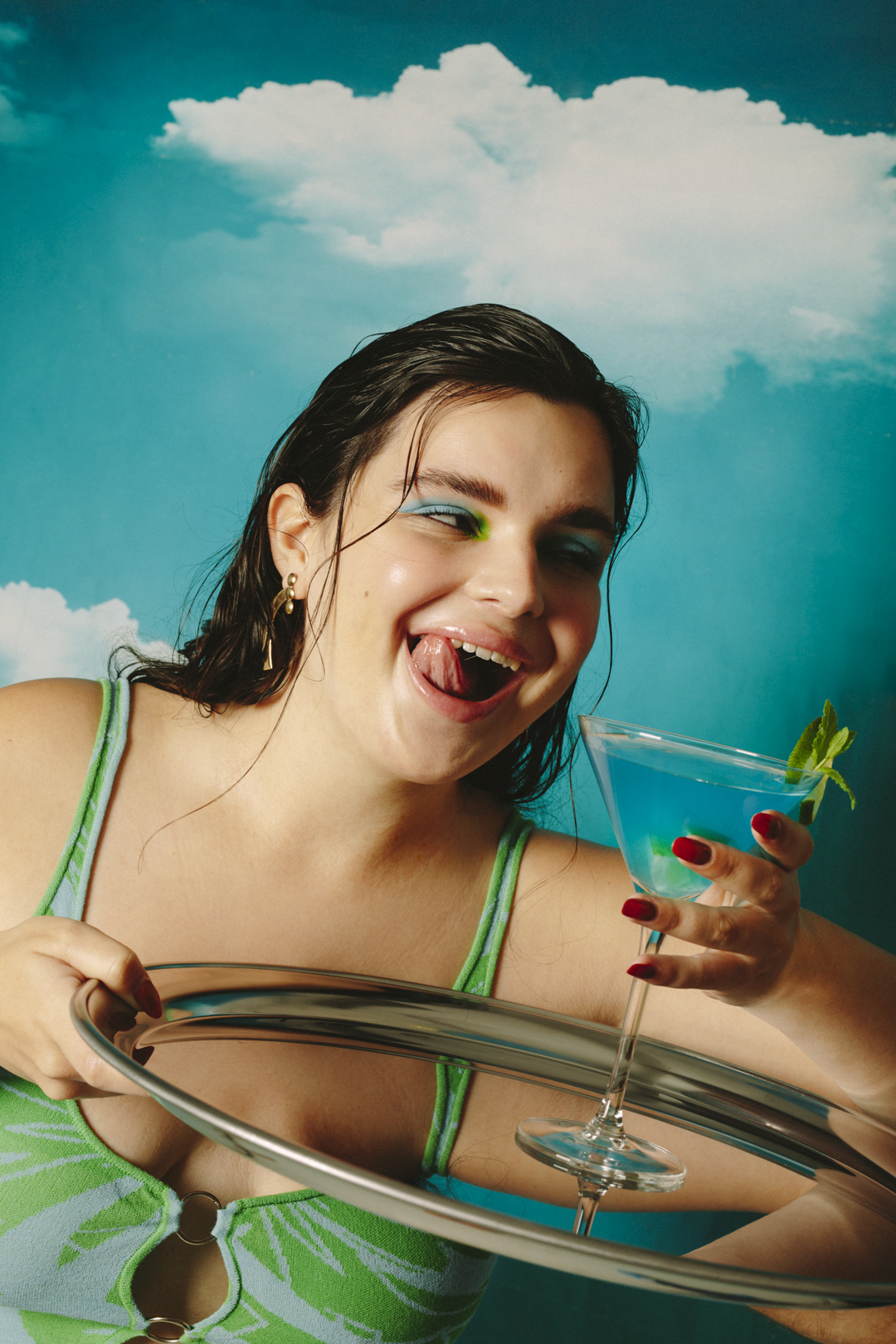 INTERNATIONAL COCKTAIL — Look 5