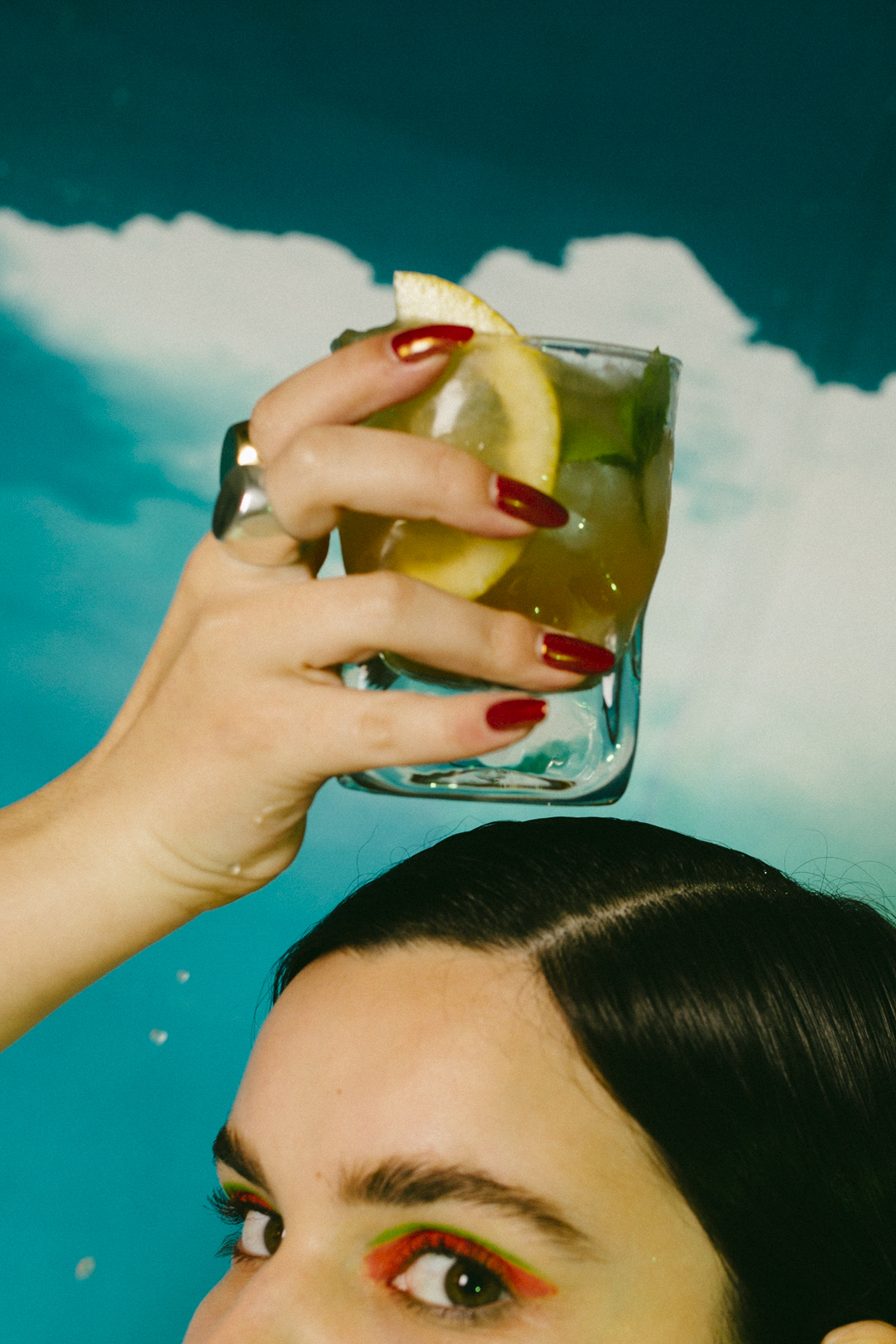 INTERNATIONAL COCKTAIL — Look 10
