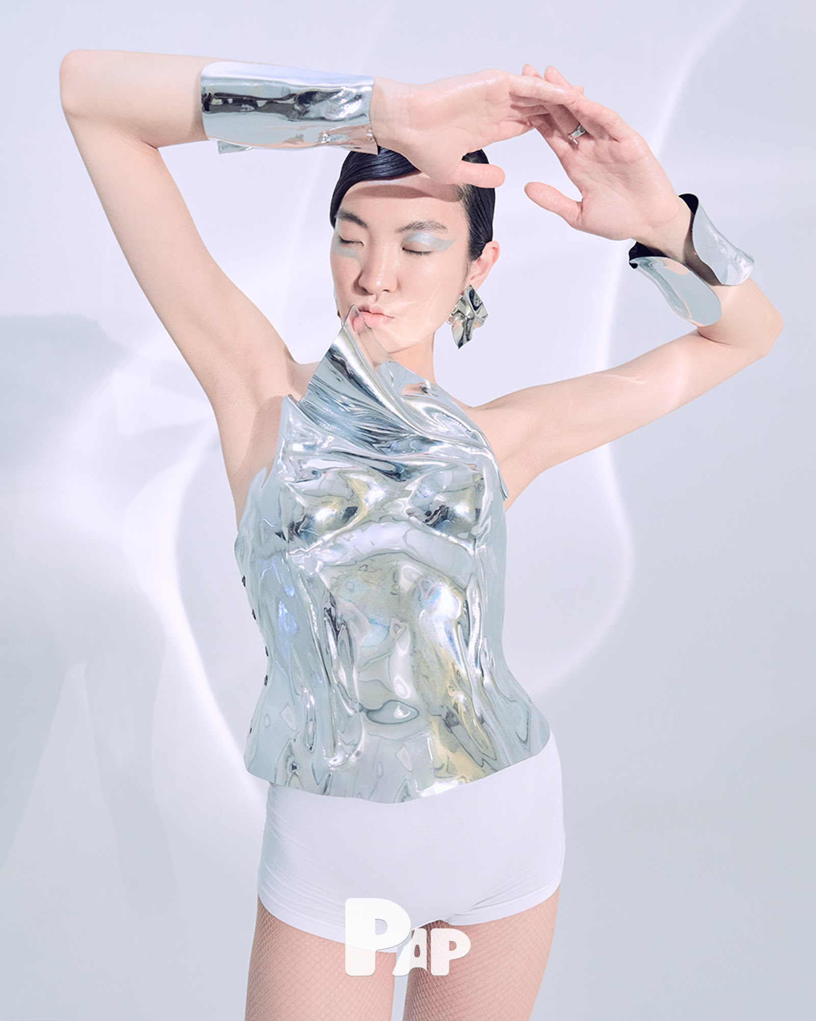 CRYSTAL — Look 8