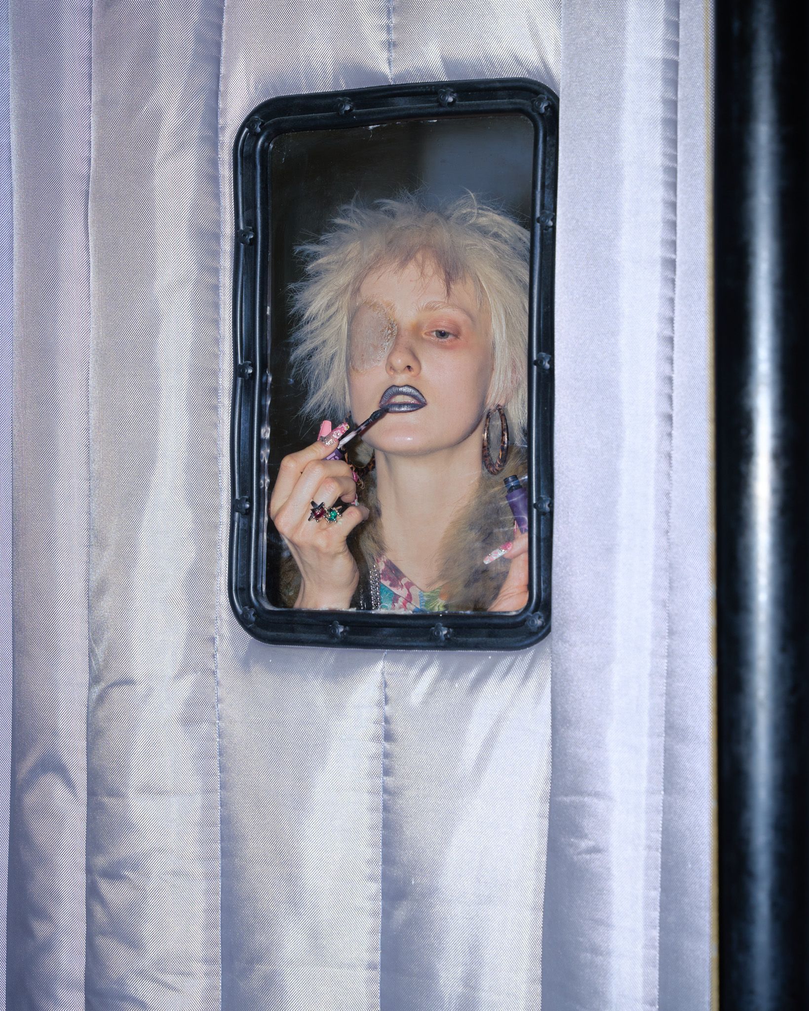On the Philosophical Revival of Everyday Materials — Look 6