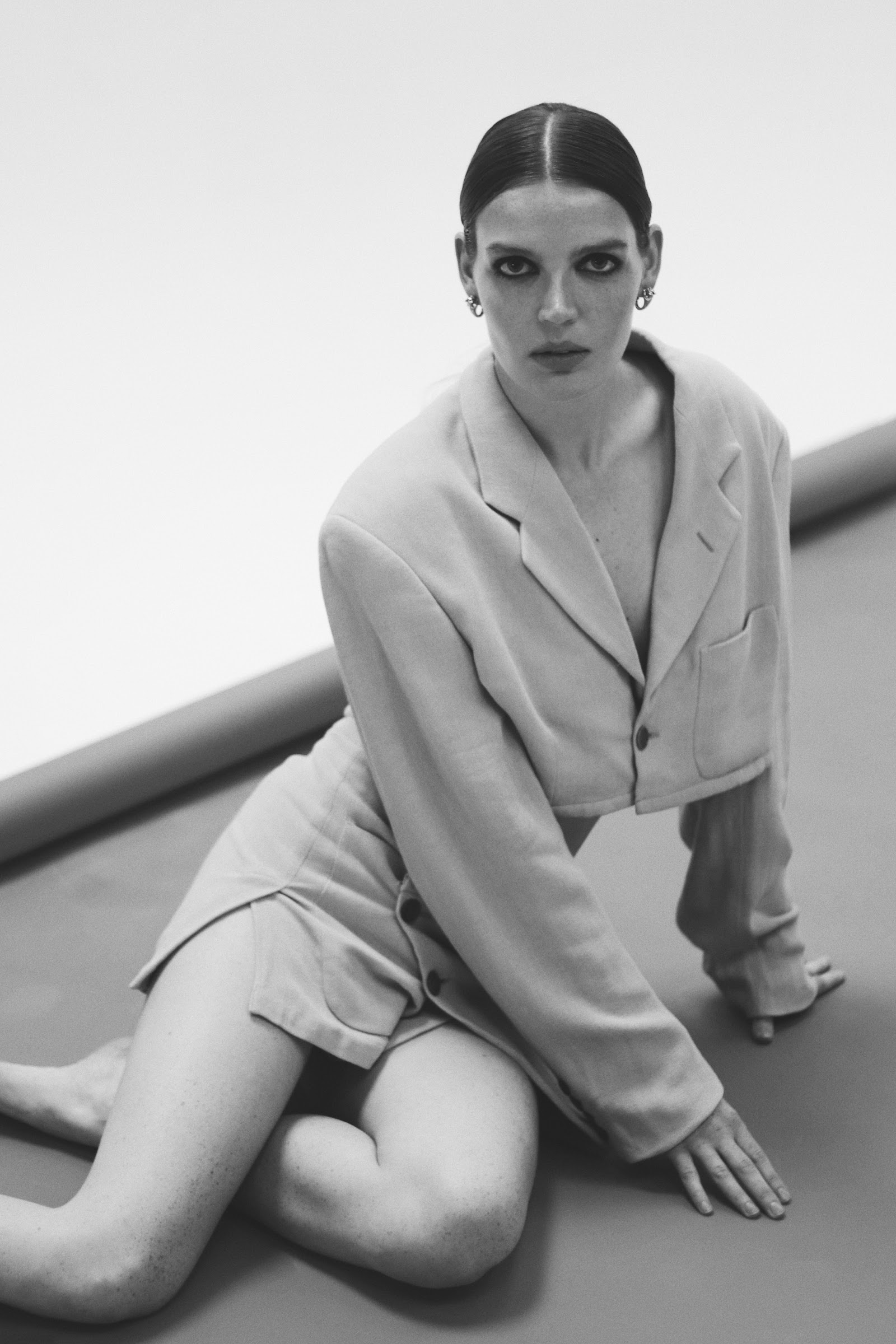 HOLD ON — Look 8