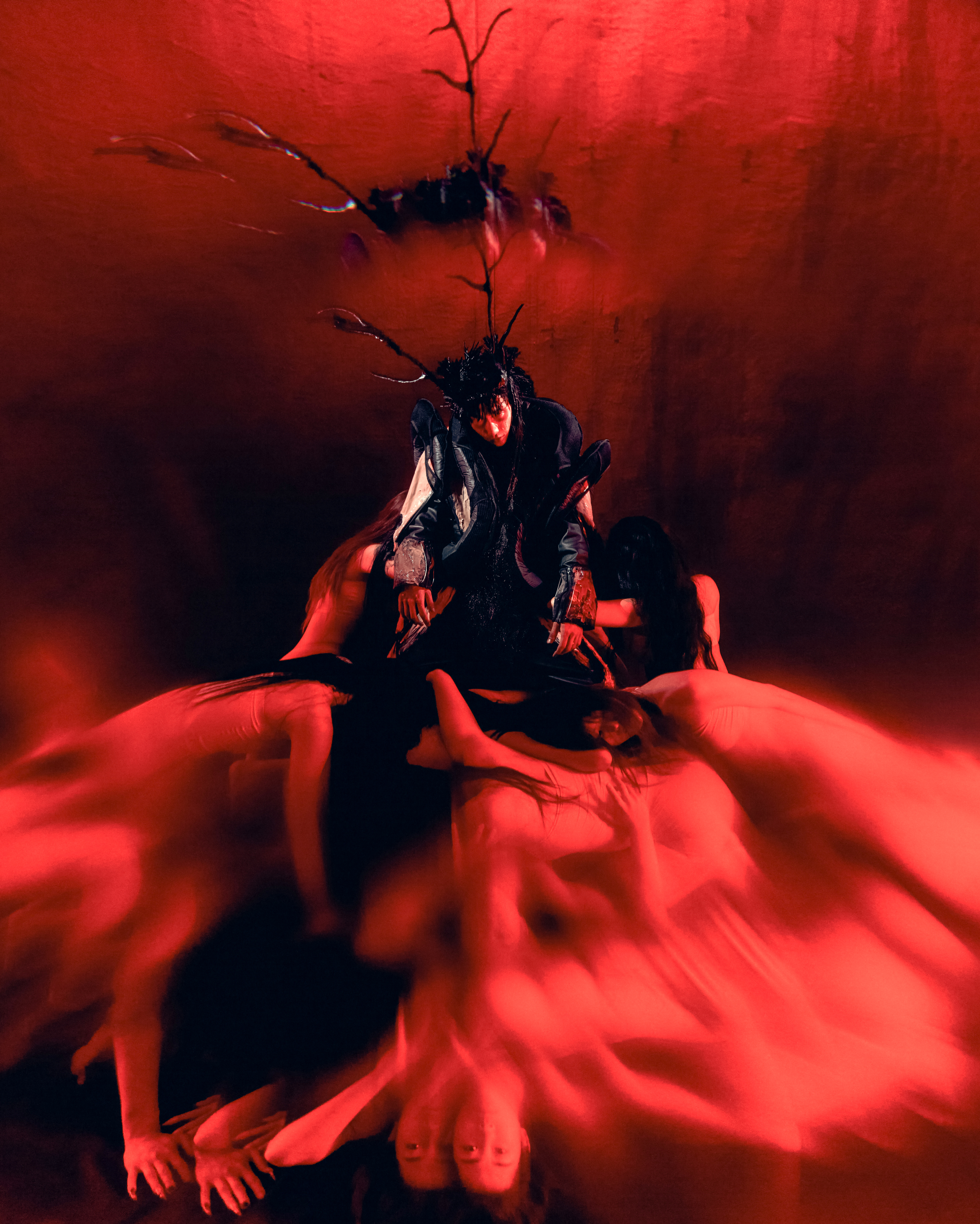 A HUMAN HUNTING — Look 7