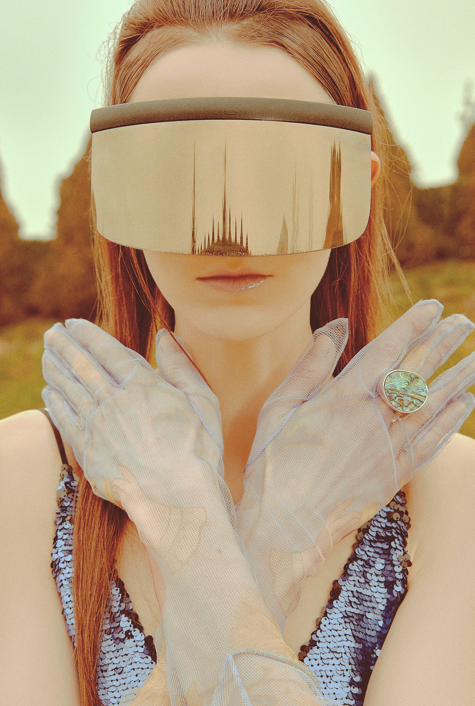 MISSED CALL FROM ANOTHER PLANET — Look 3